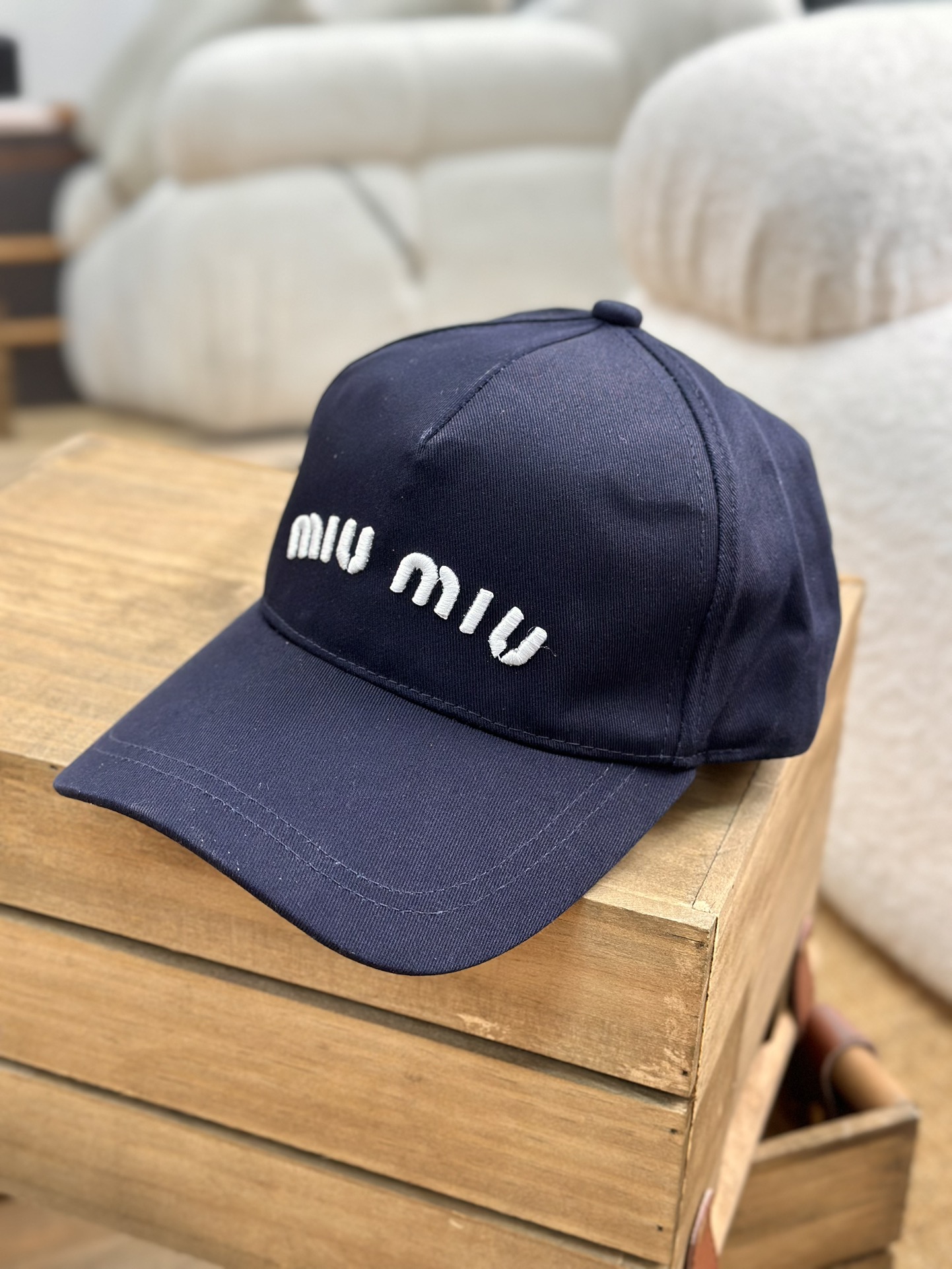 Miu Miu cap crafted with detailed embroidery at the front - Comprehensive 2