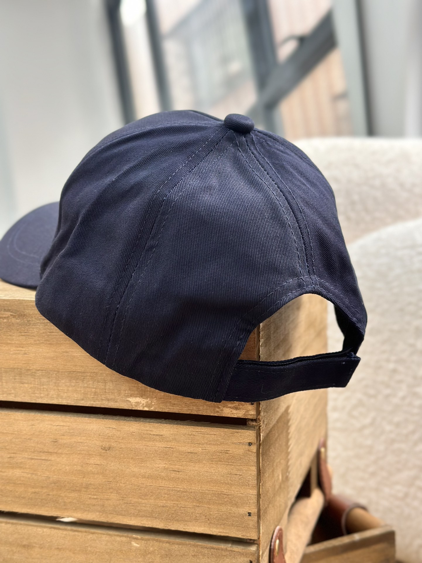 Miu Miu cap crafted with detailed embroidery at the front - Comprehensive 3