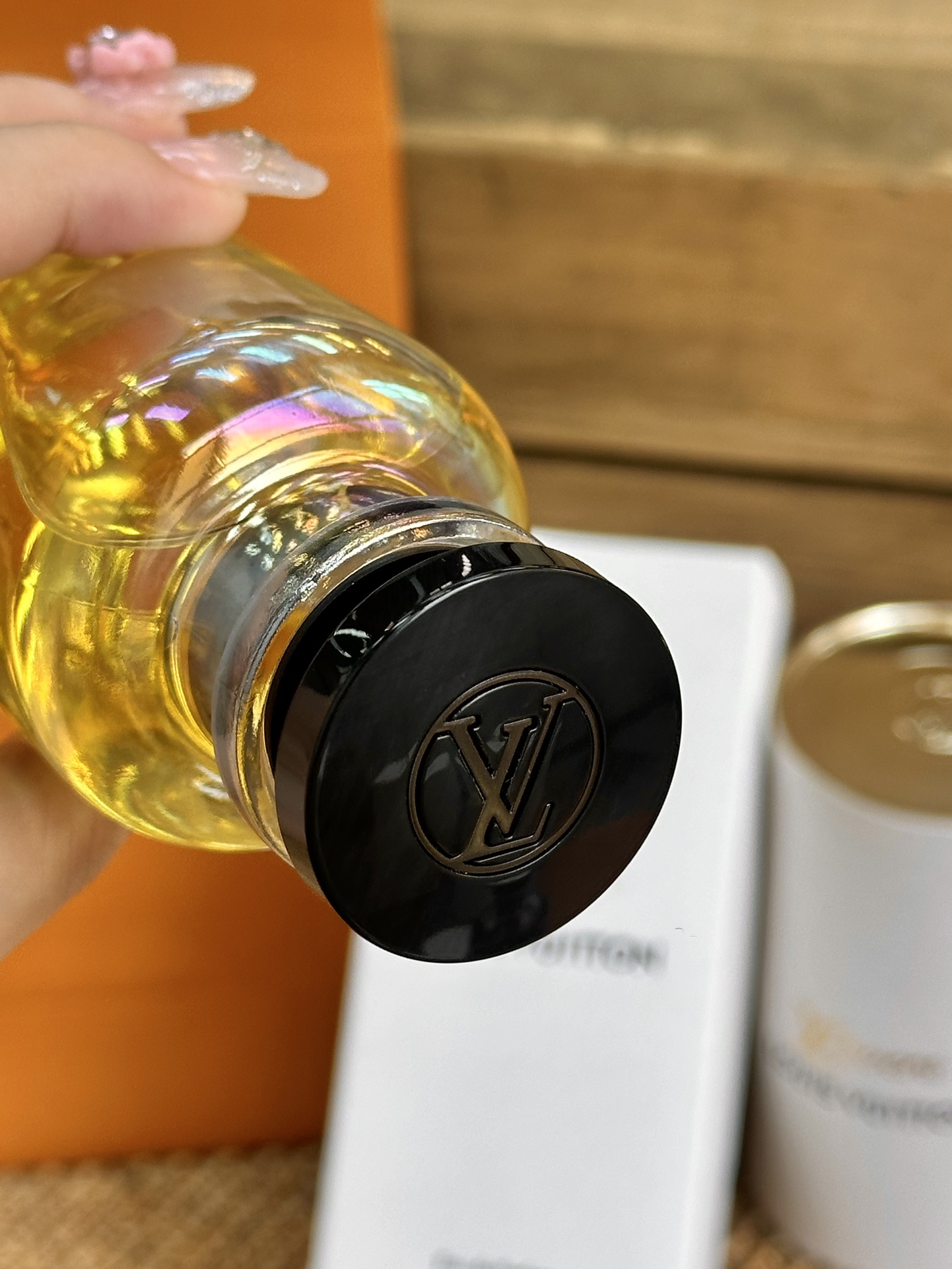 全新淡香水 LVERS 灵感来自灿烂的夏日阳光 4