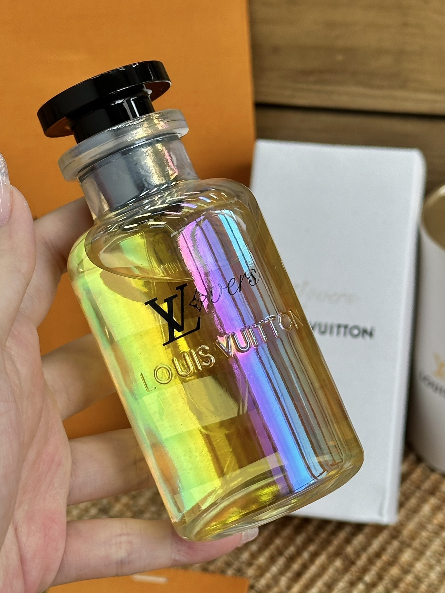 全新淡香水 LVERS 灵感来自灿烂的夏日阳光 5