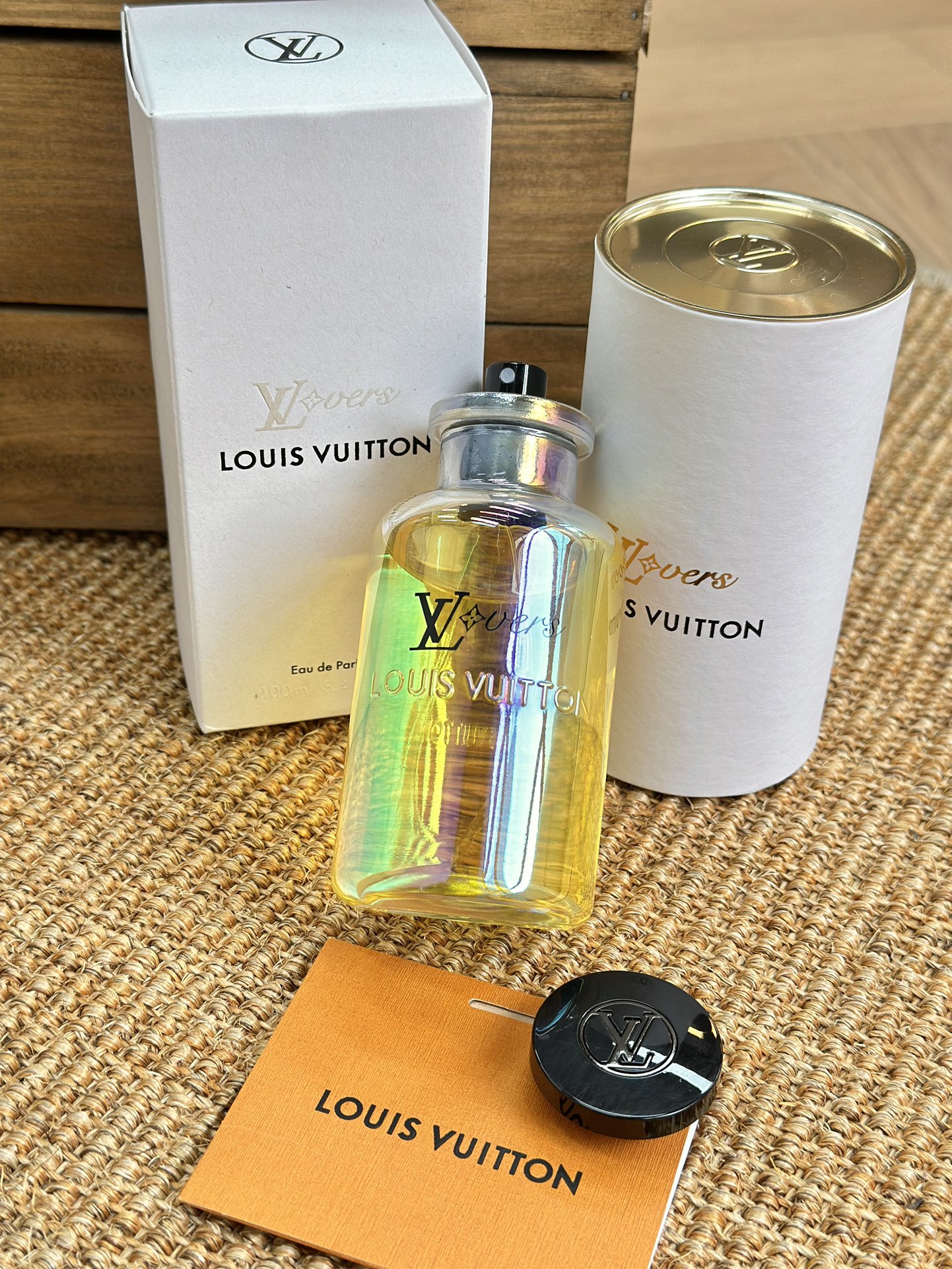 全新淡香水 LVERS 灵感来自灿烂的夏日阳光 9