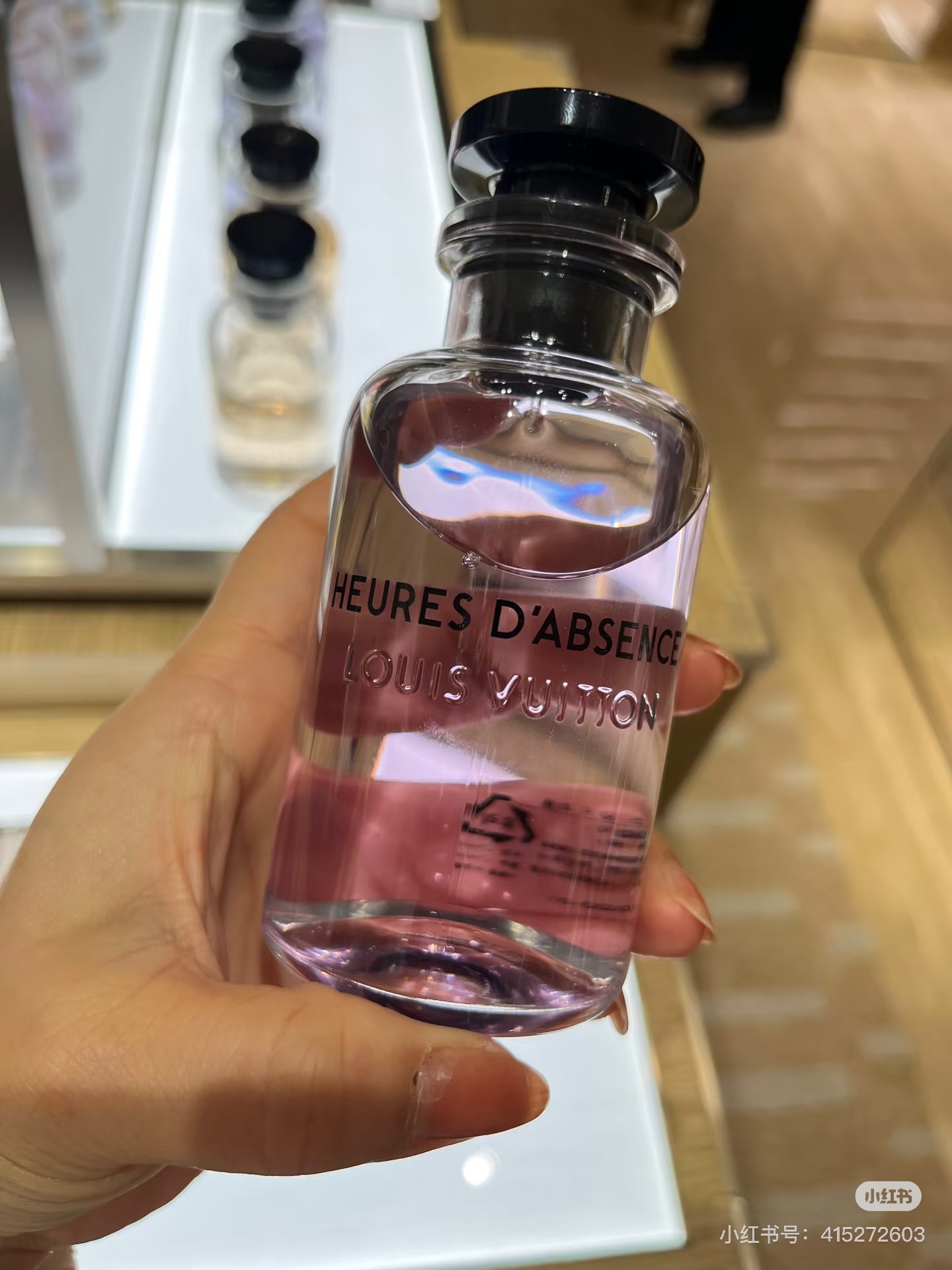 Upon initial application, the fragrance opens with a fresh, delightfully - Comprehensive 2