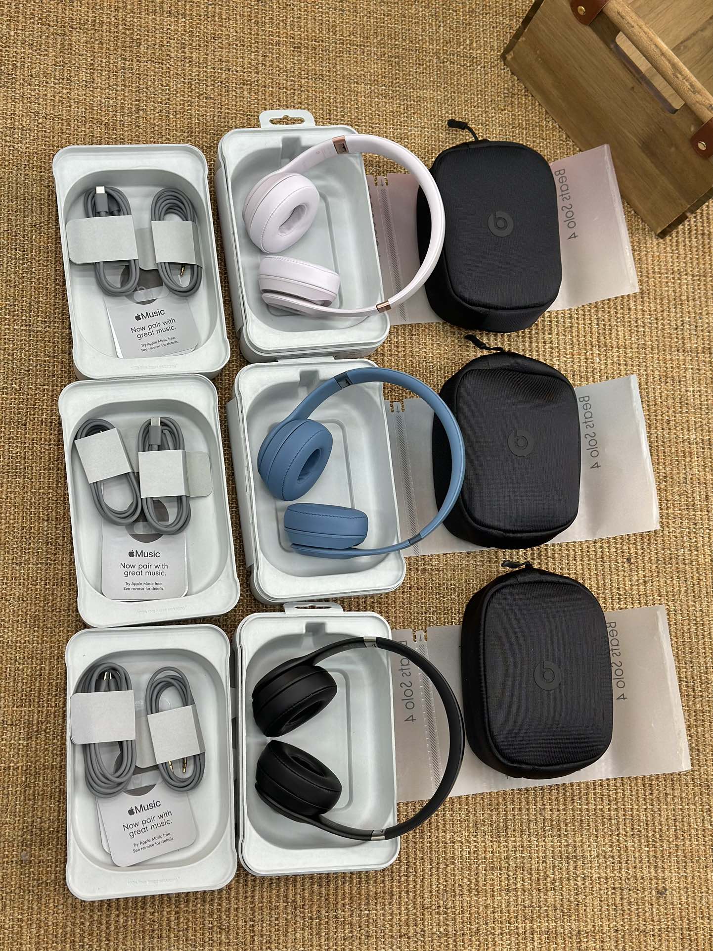 the headphones include a black carrying pouch, a charging cable, an - Comprehensive 7
