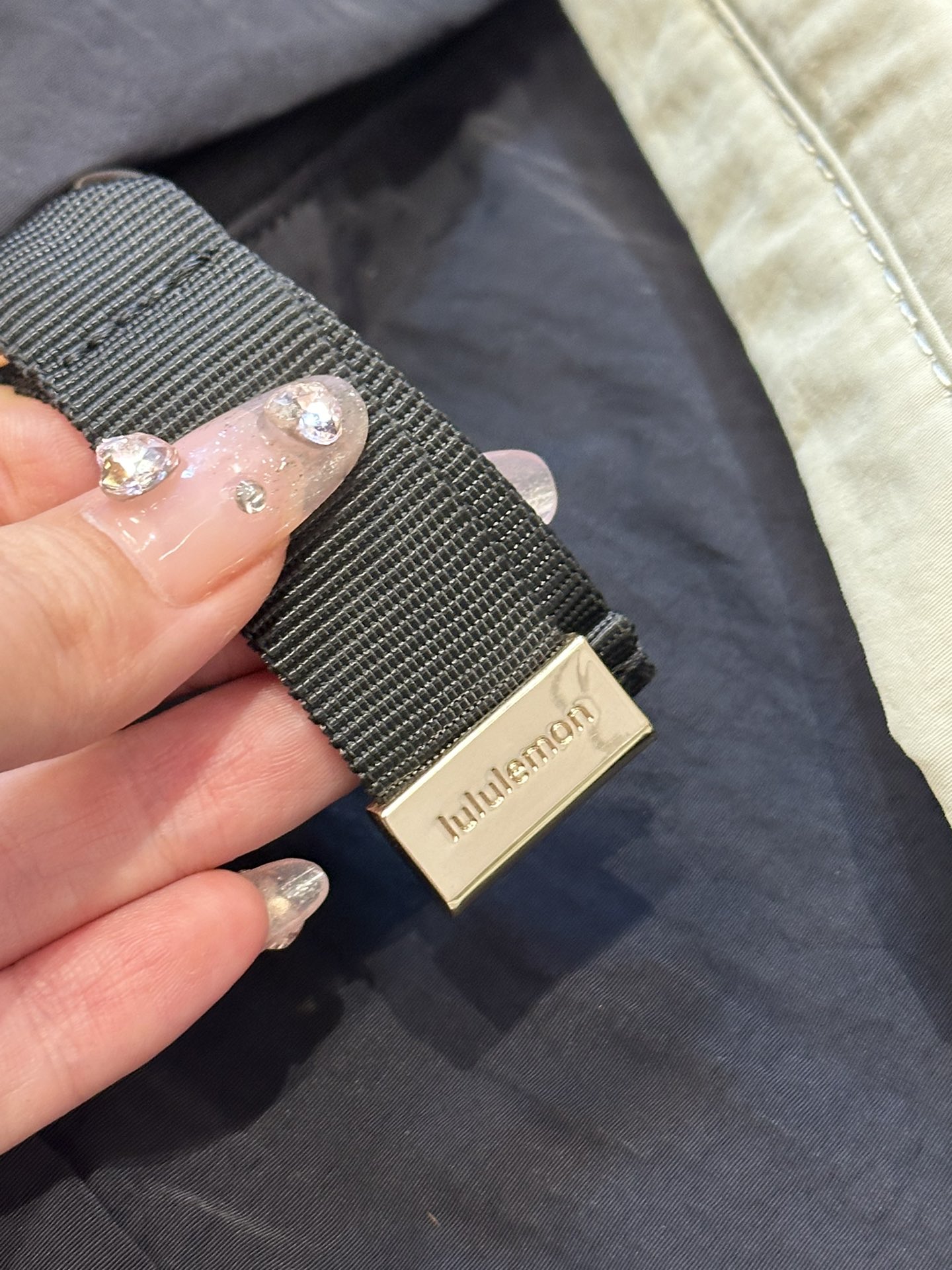 Hardware detailing throughout the bag - Comprehensive 2