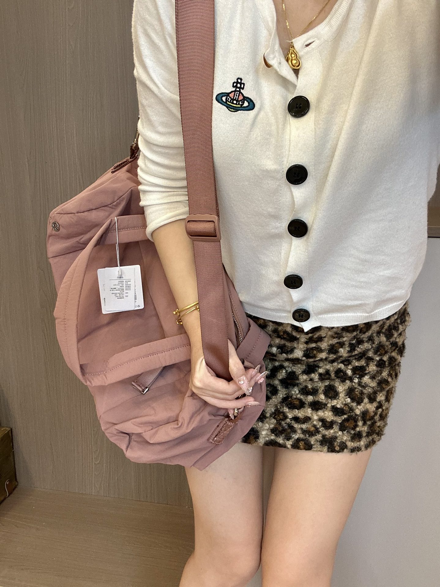 A versatile travel bag designed for daily commuting, fitness, outdoor - Comprehensive 3