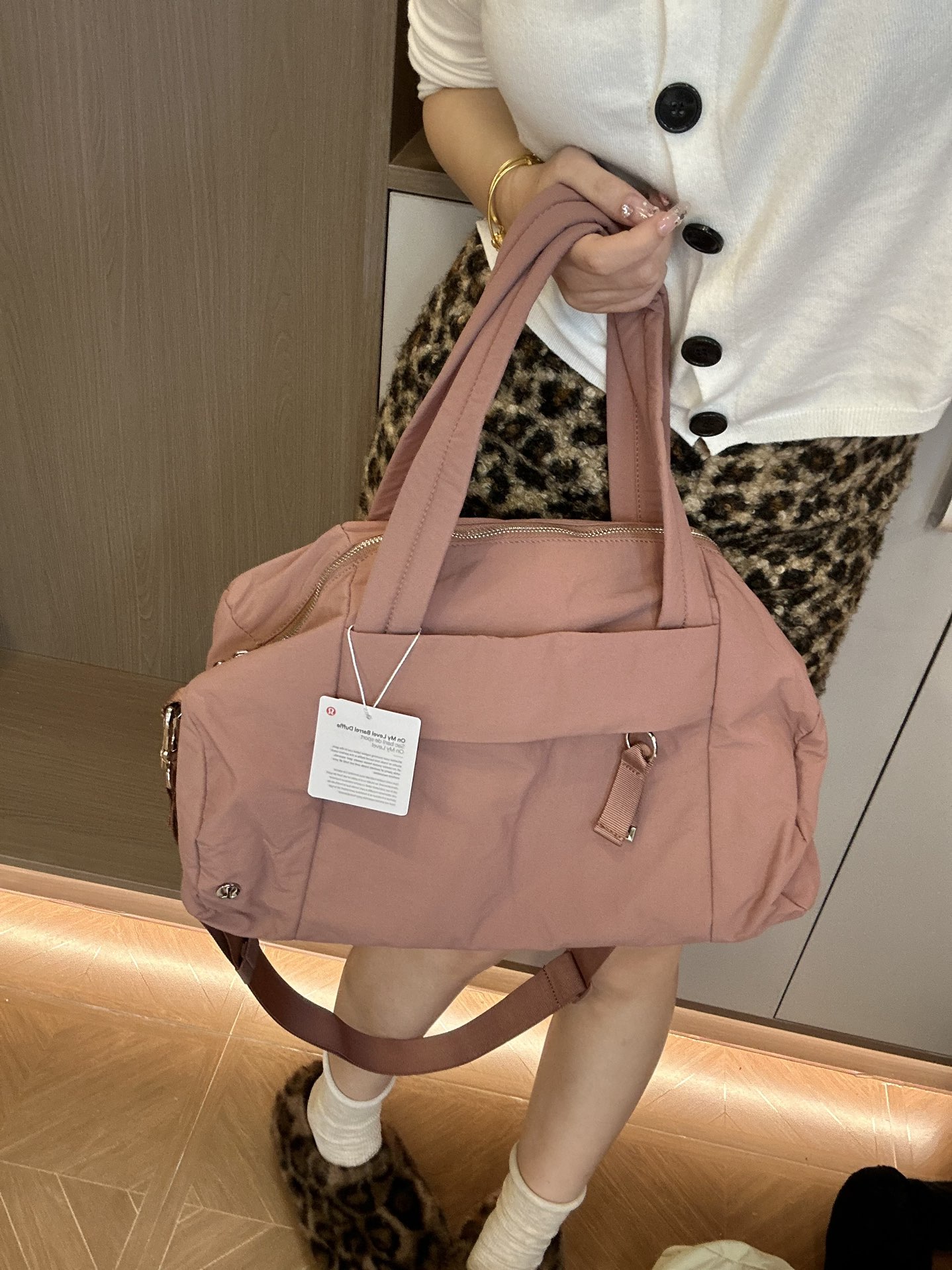 A versatile travel bag designed for daily commuting, fitness, outdoor - Comprehensive 6