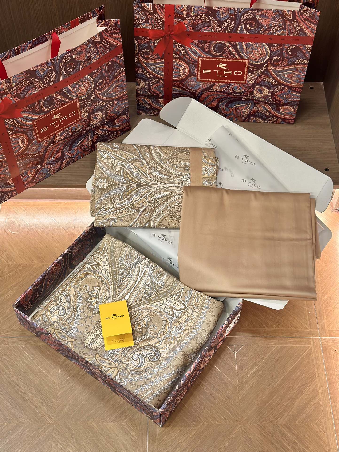 路易威登 Louis Vuitton 高定典藏名品高定成衣时装外套连衣裙衬衫T恤 #B7B59BCA 3
