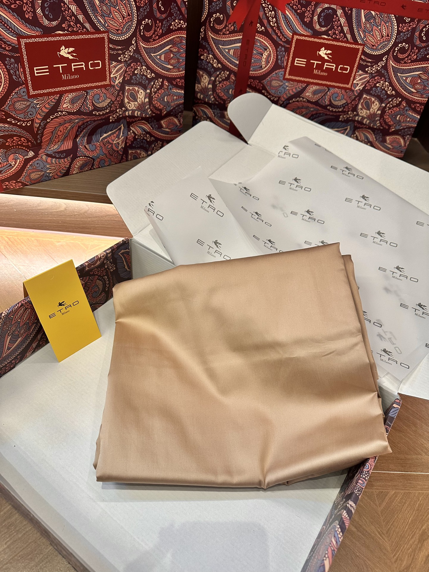 路易威登 Louis Vuitton 高定典藏名品高定成衣时装外套连衣裙衬衫T恤 #B7B59BCA 7