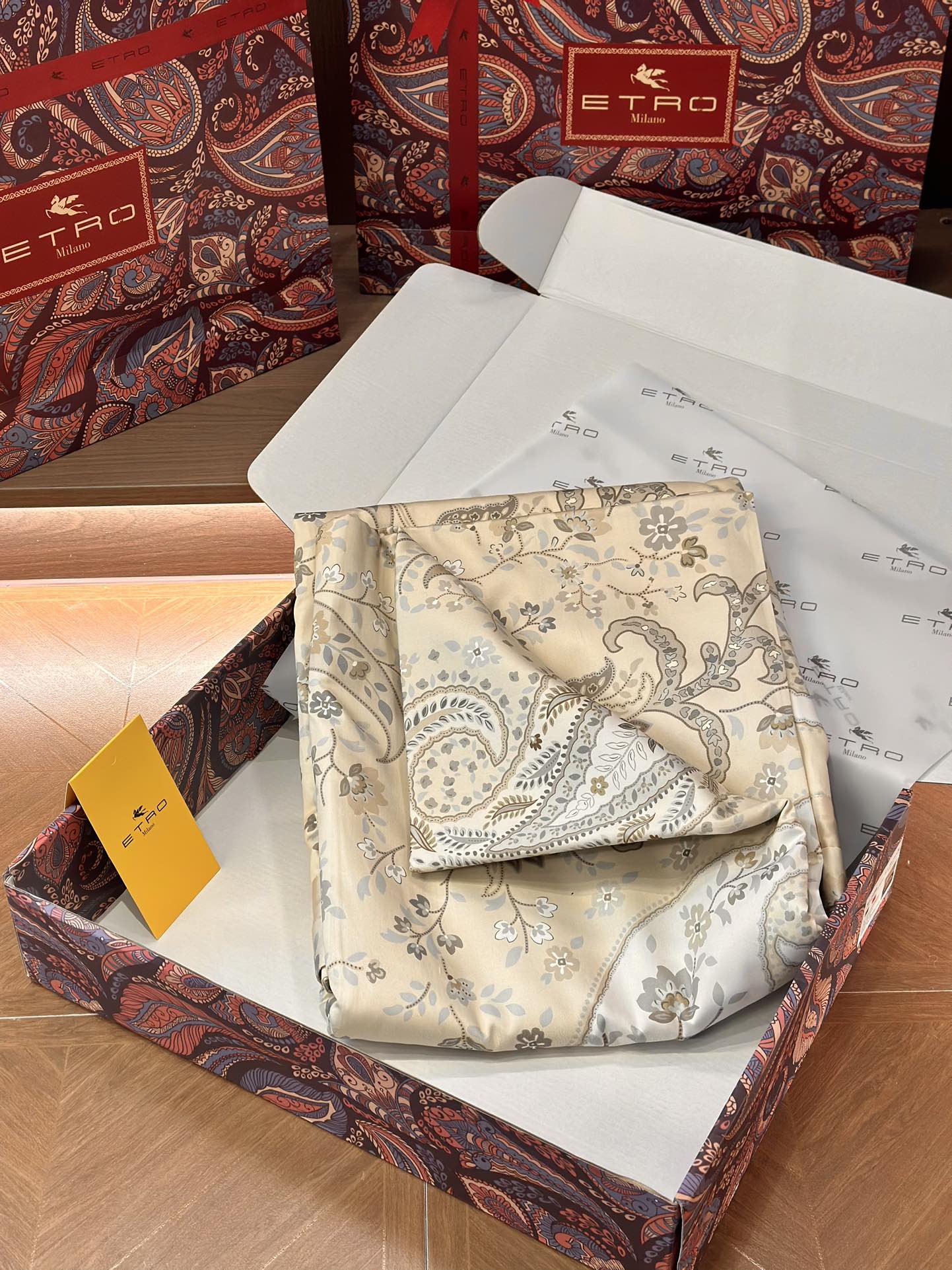 路易威登 Louis Vuitton 高定典藏名品高定成衣时装外套连衣裙衬衫T恤 #03CACCC7 8