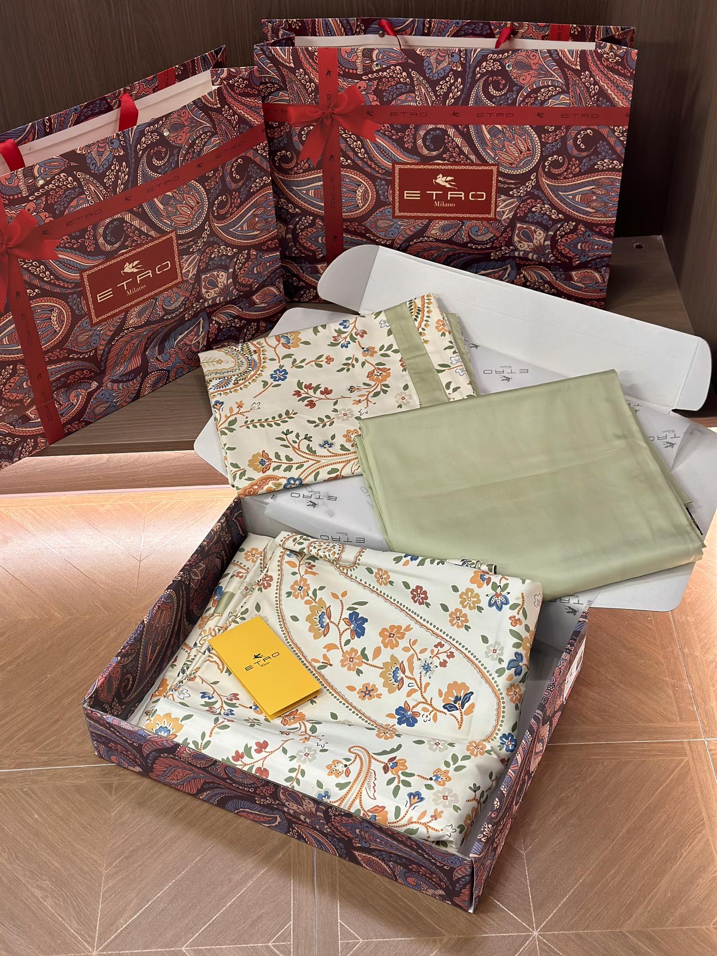 路易威登 Louis Vuitton 高定典藏名品高定成衣时装外套连衣裙衬衫T恤 #37BBE33D 3