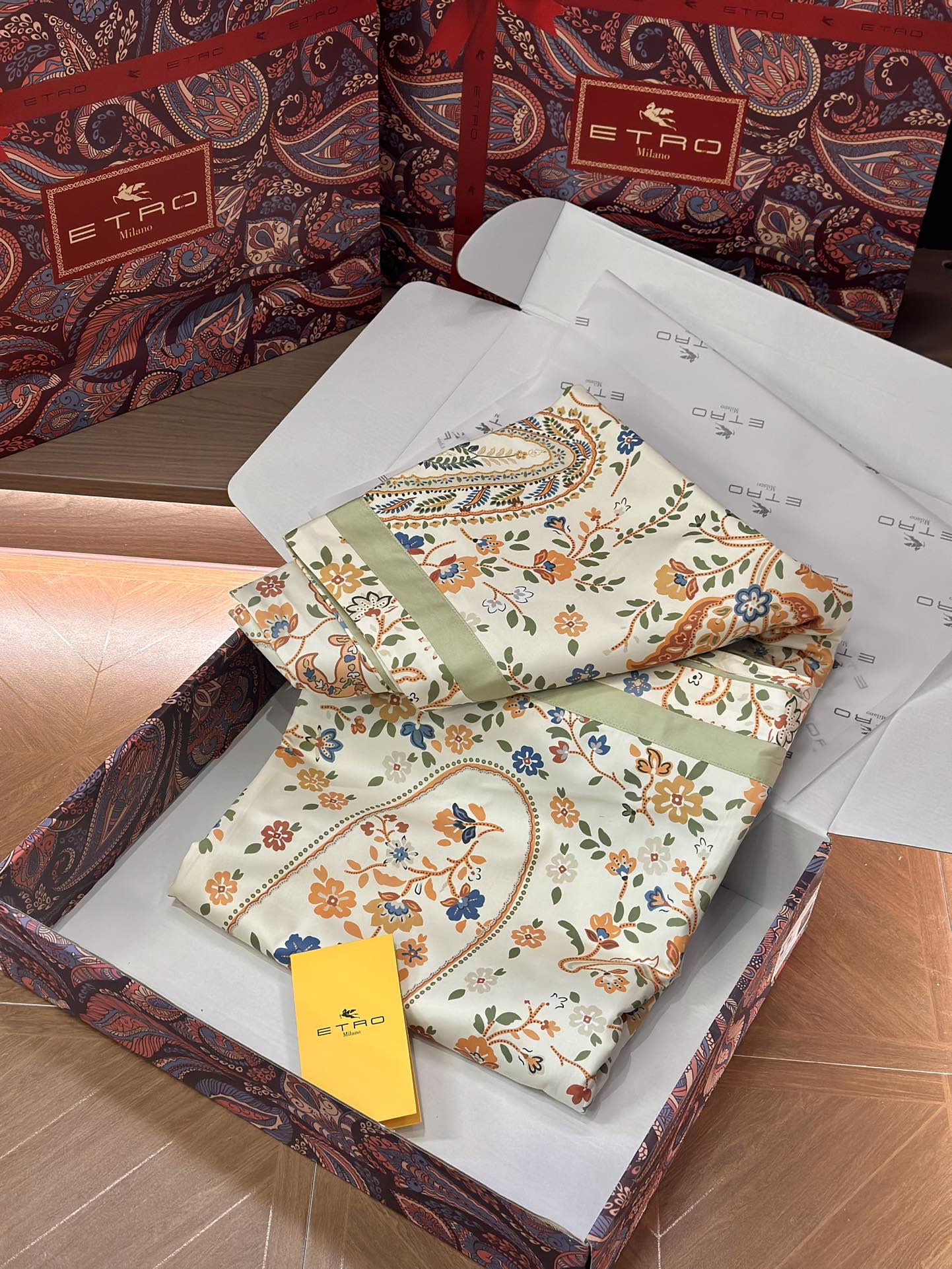 路易威登 Louis Vuitton 高定典藏名品高定成衣时装外套连衣裙衬衫T恤 #37BBE33D 9