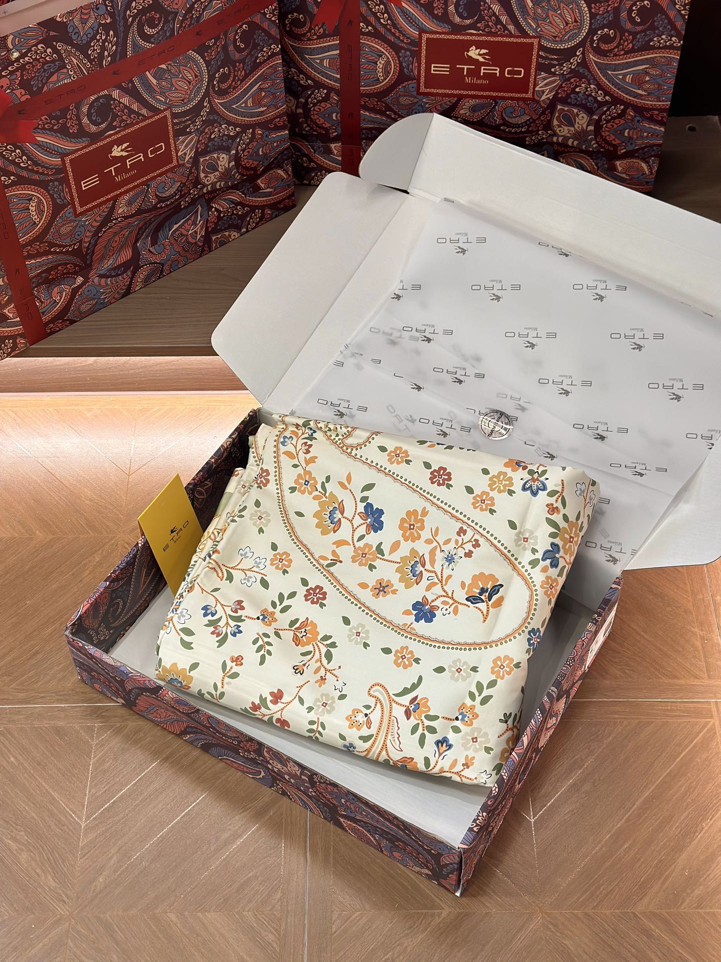 路易威登 Louis Vuitton 高定典藏名品高定成衣时装外套连衣裙衬衫T恤 #37BBE33D 2