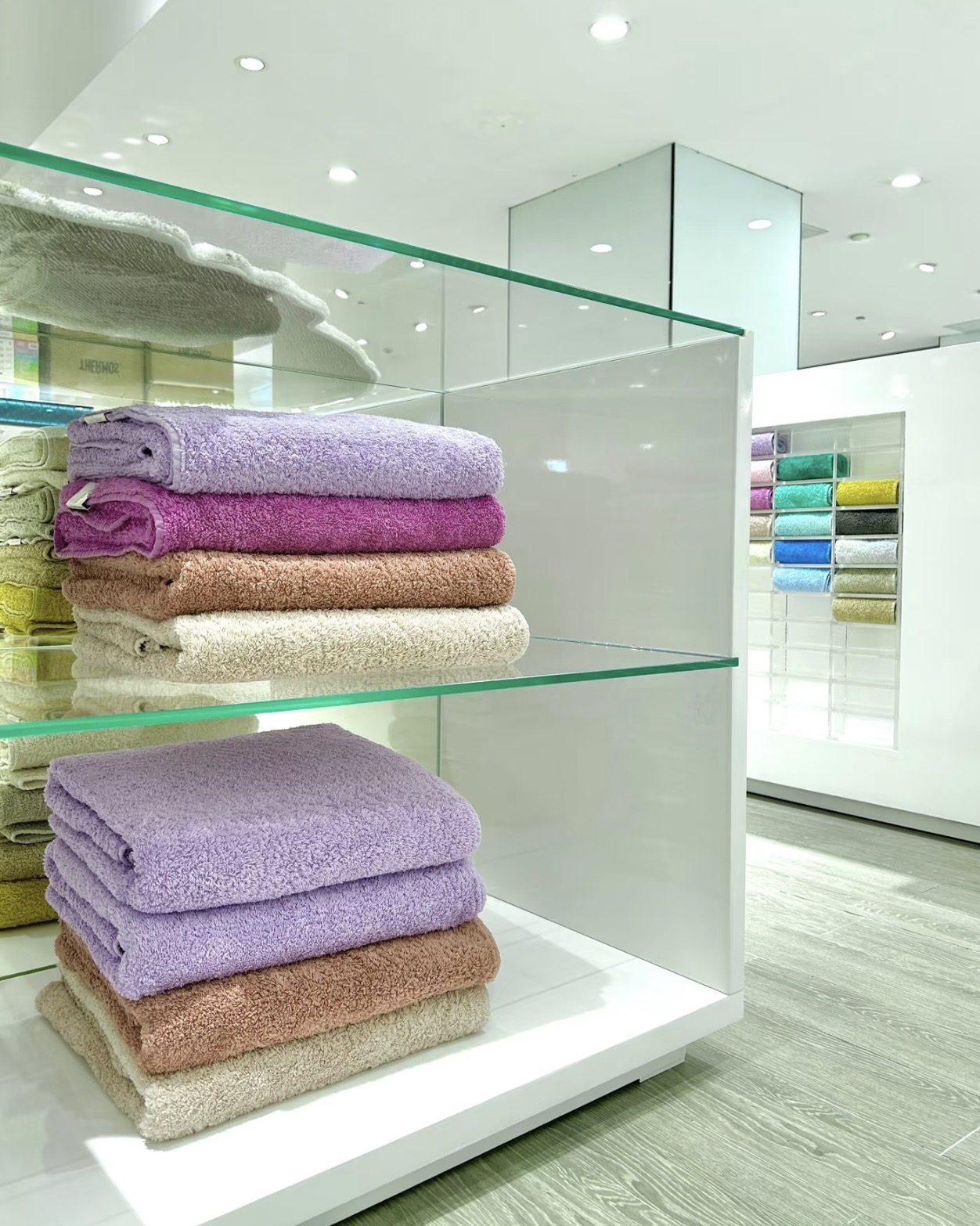 Acclaimed by The Wall Street Journal as the world's finest bath towel an - Comprehensive 6