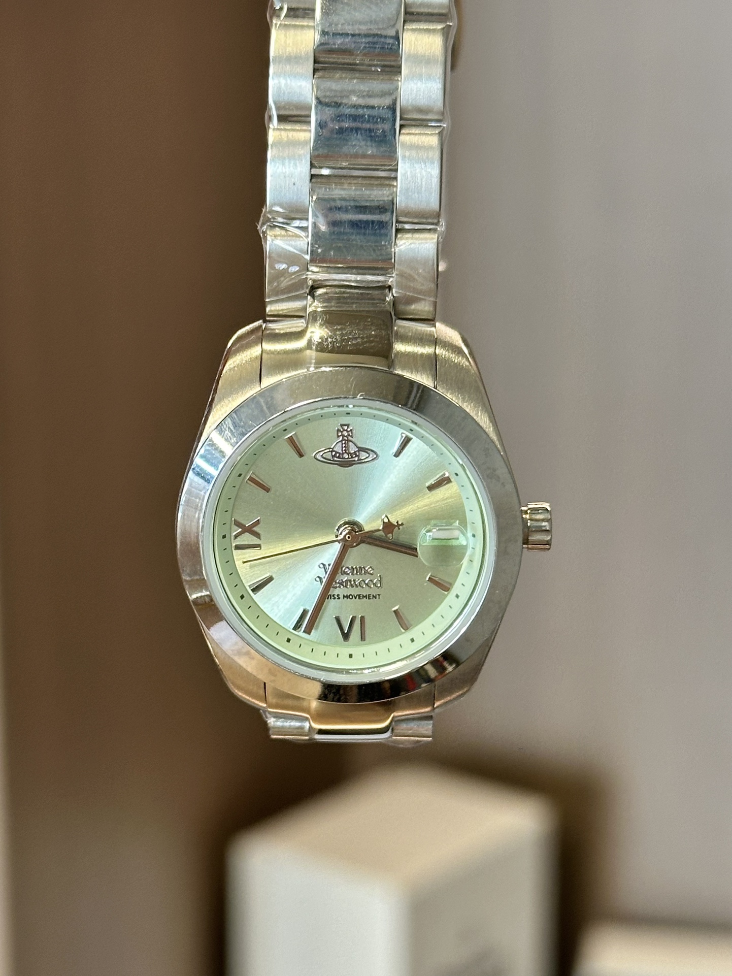 Bracelet:** 316L stainless steel - Lifestyle 7