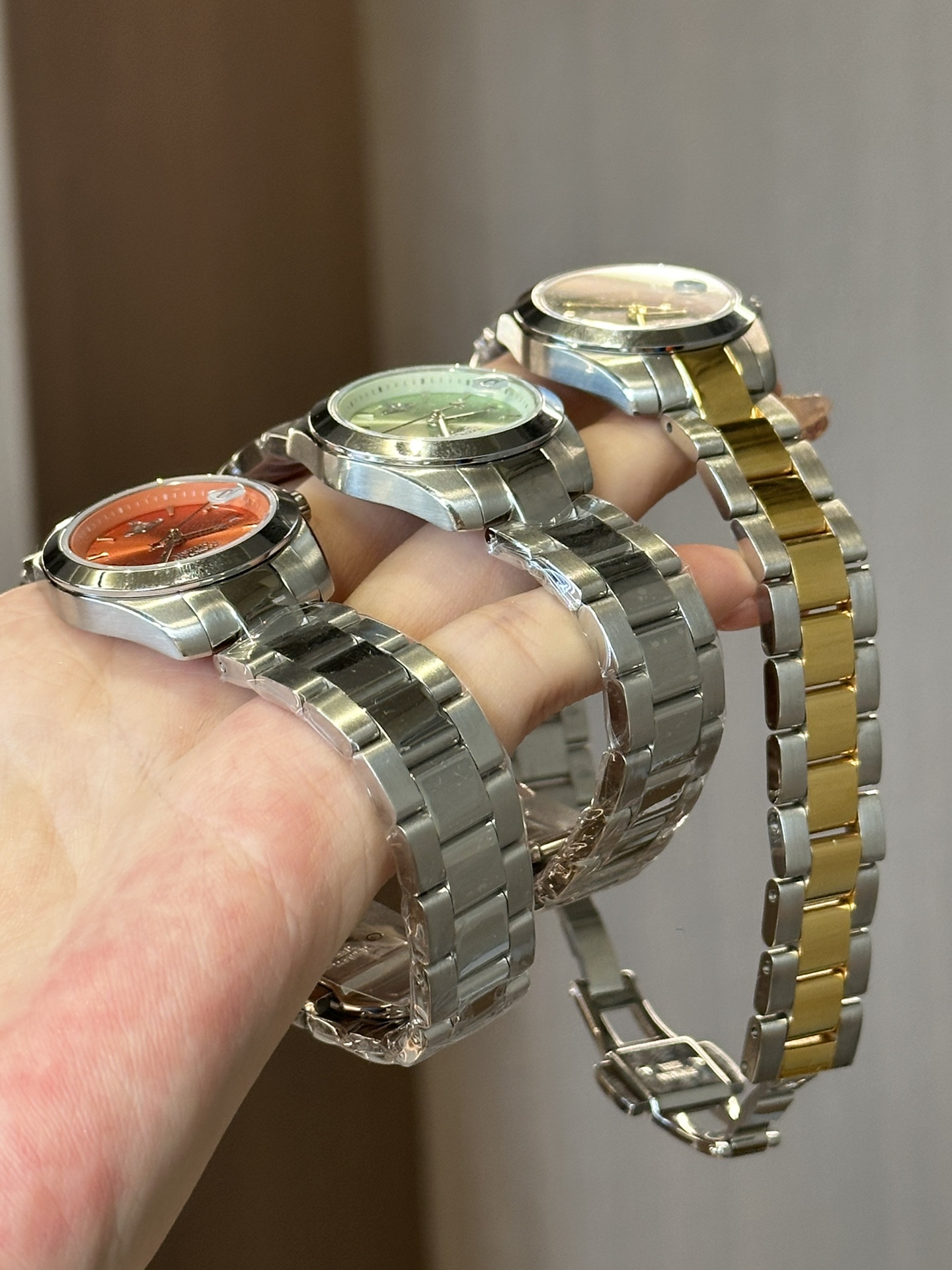 Bracelet:** 316L stainless steel - Lifestyle 9