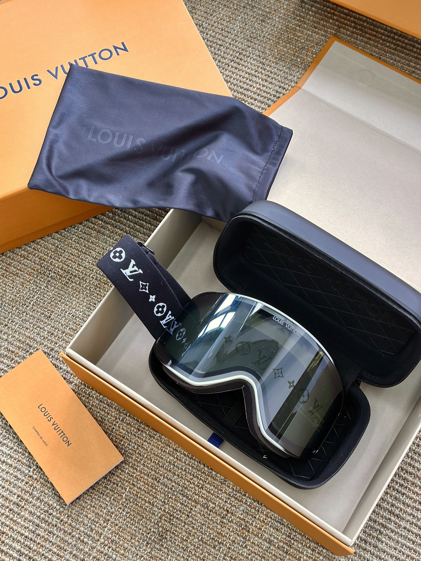 Louis Vuitton luxury designer product 6