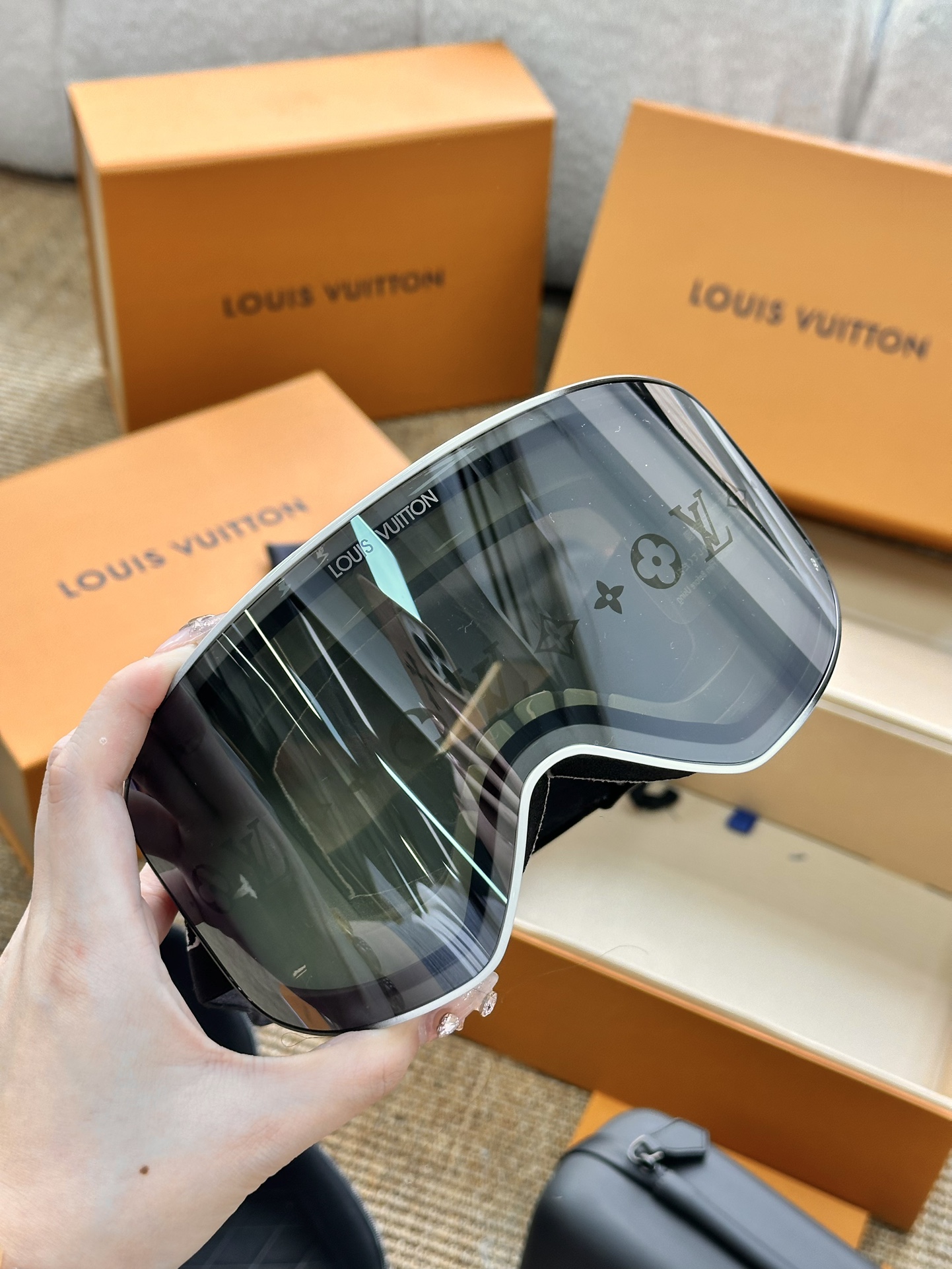 Louis Vuitton luxury item 4