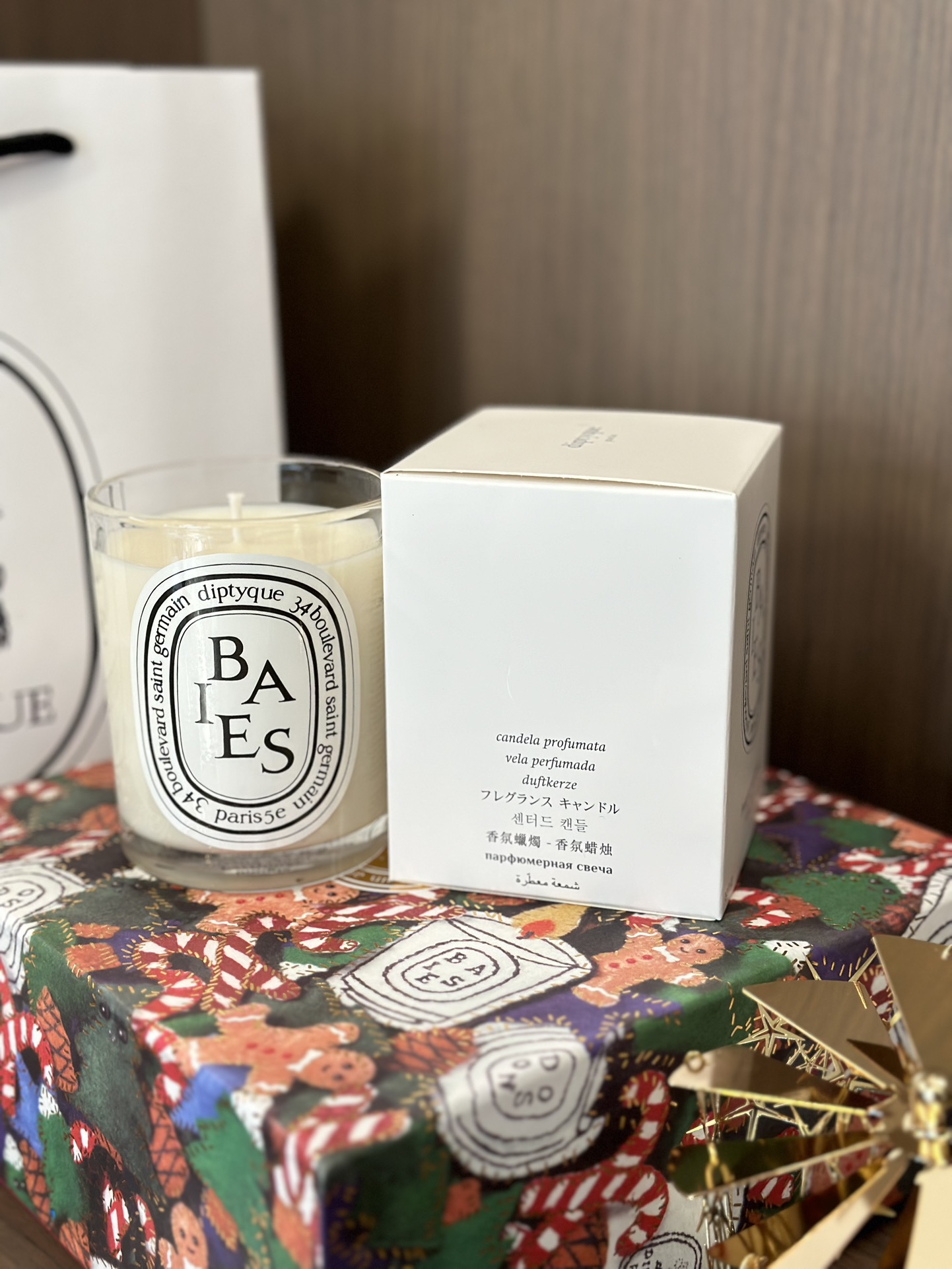 A nuanced fruity-floral fragrance defined by a crisp, balanced profile - Perfume 4