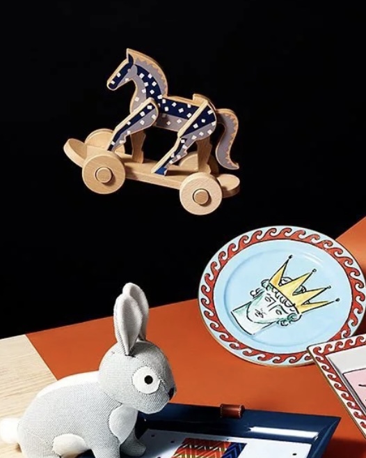 A charming, exquisitely crafted keepsake. An ideal gift for friends cele - Comprehensive 3