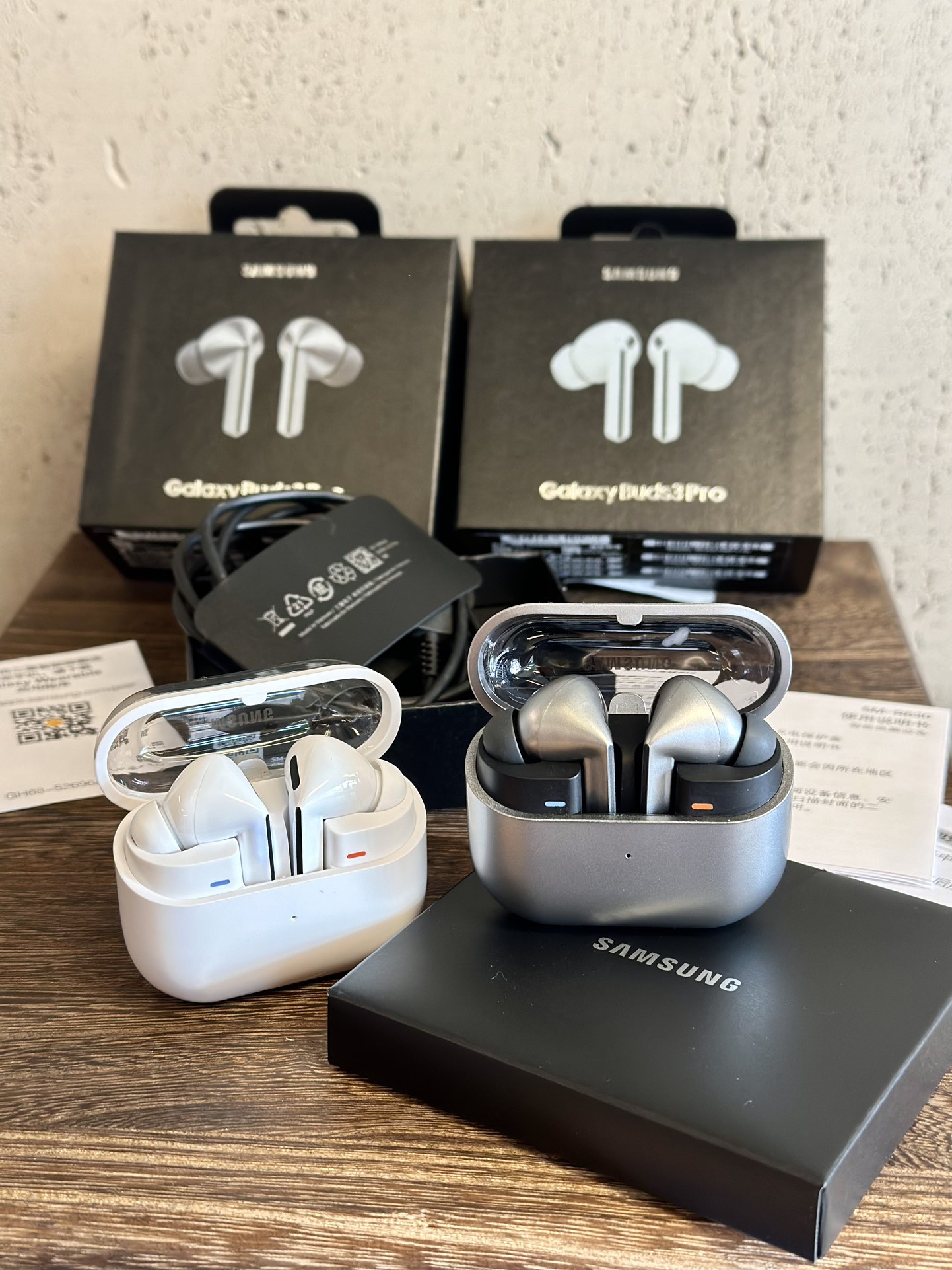 
三星 Galaxy buds3pro新款无线蓝牙耳机，颜值超高，入耳舒适，音质超级棒，值得入，开抢！！！
