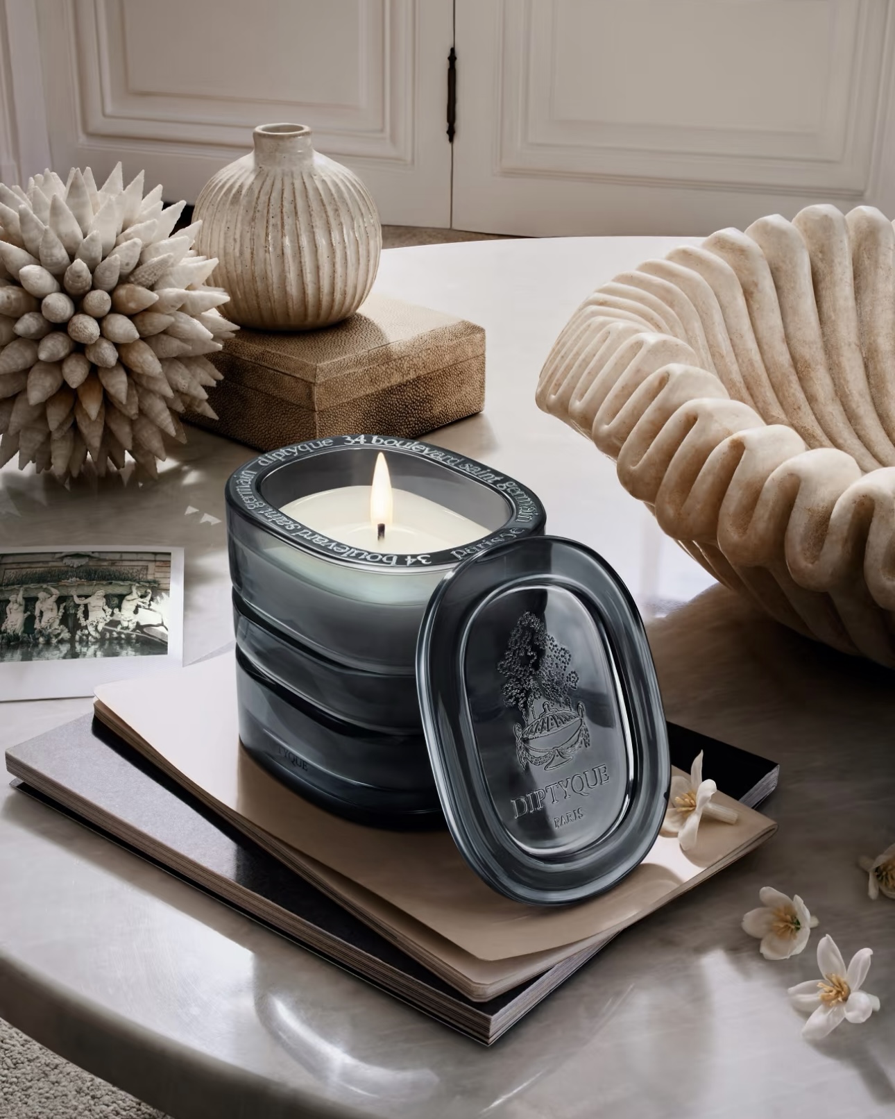 The perfumer interprets the essence of perfumeThe story of four secret - Perfume