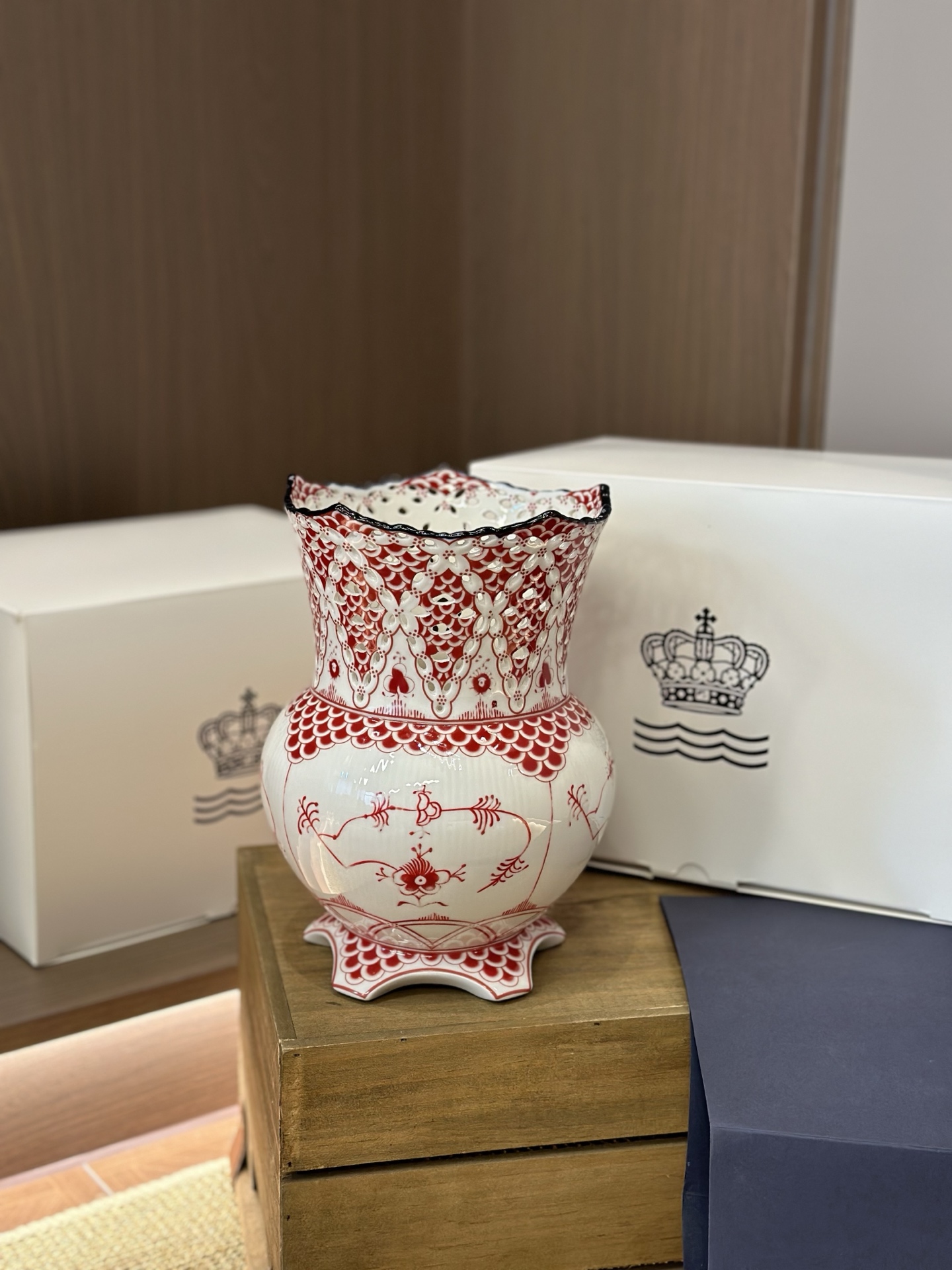 Royal Copenhagen Hand-Painted Berry Vase - 250th Anniversary Edition 3 i1740816988346 7298 0 1