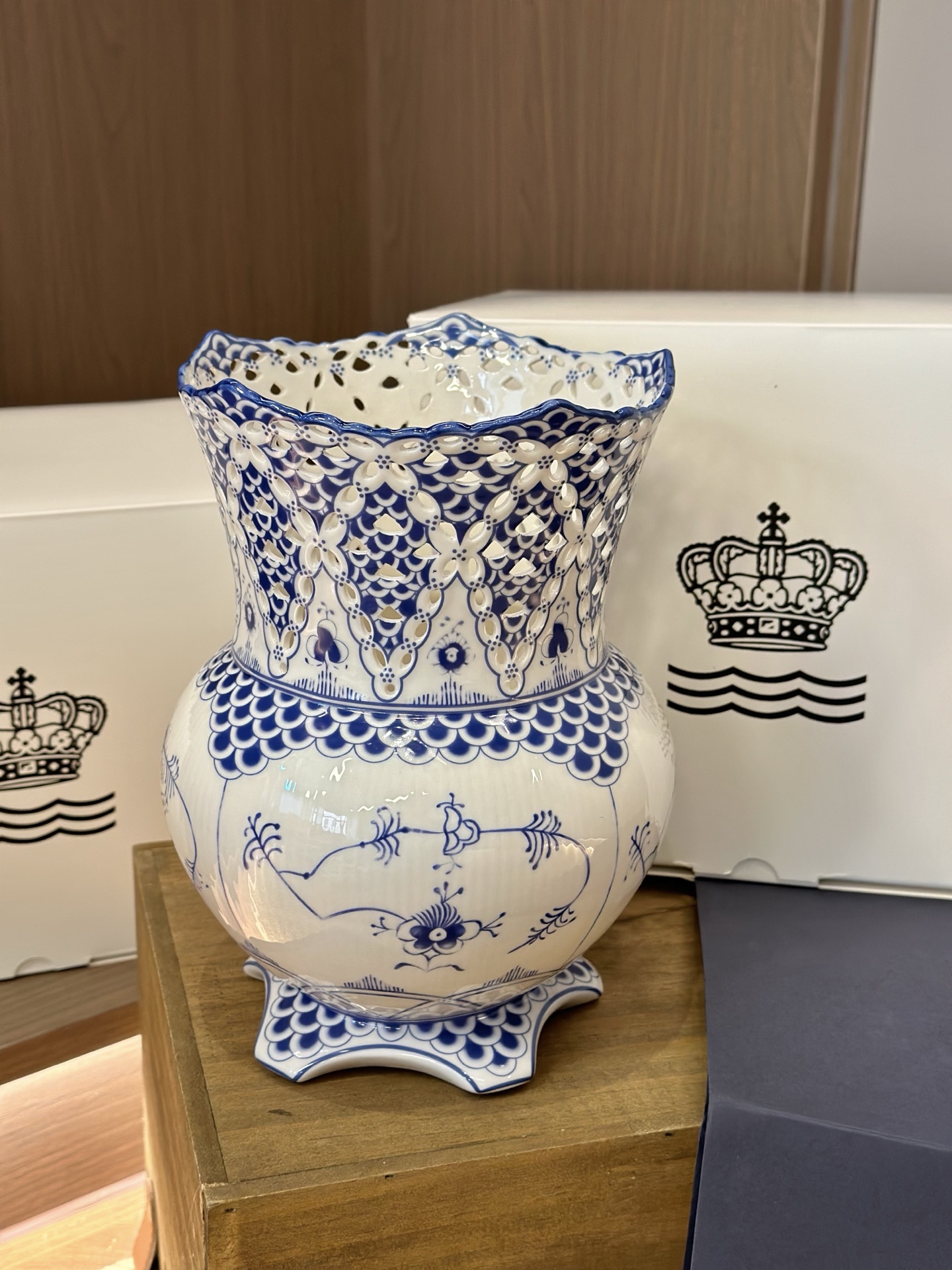 אגניצת מלכה מקופנהגן Royal Copenhagen, בסגנון בדרים מעוצבת 4 i1740817506237 8419 0 2