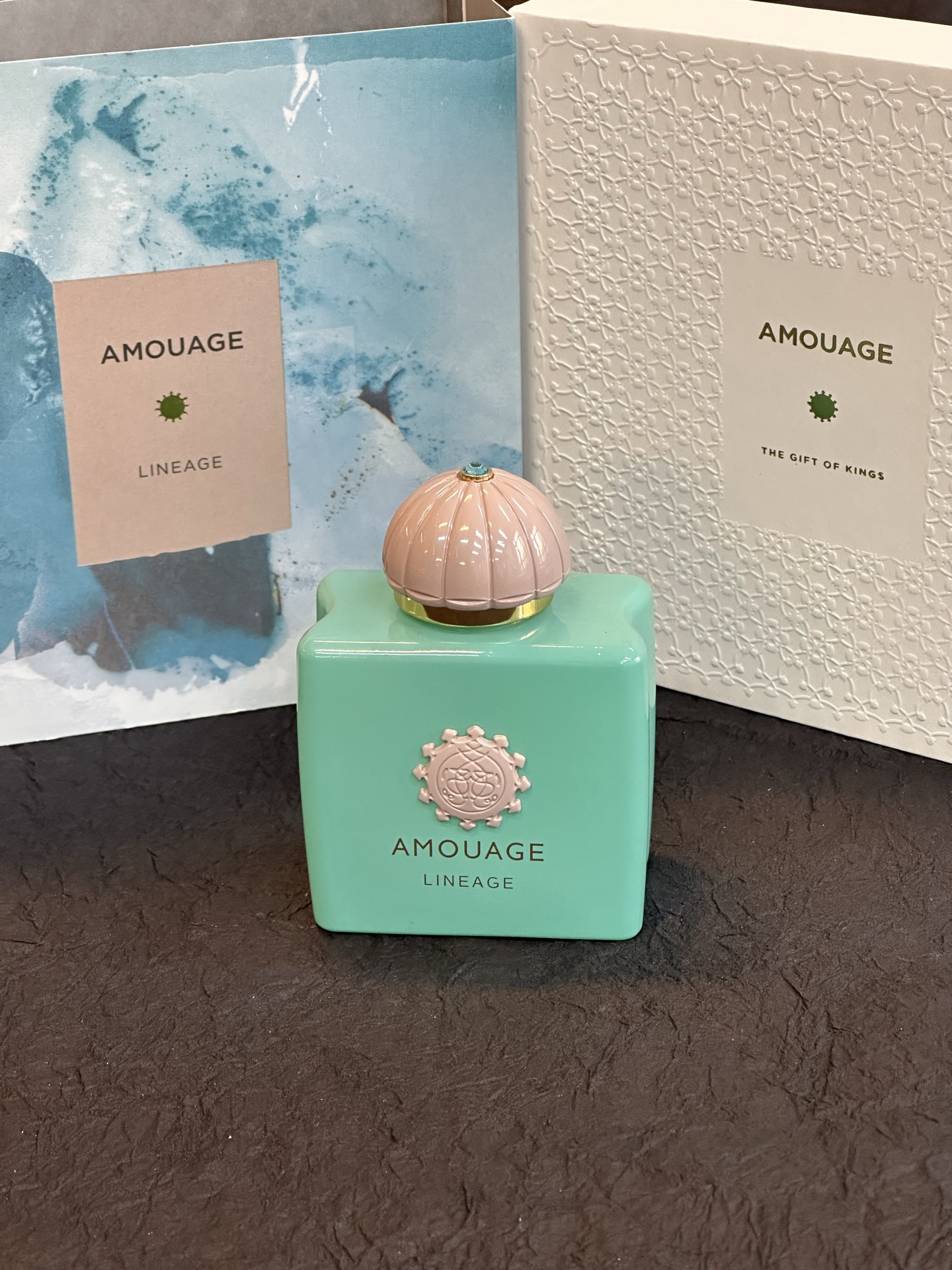 NO:810091,Amouage ml, unisex fragrance, aquatic woody notes, top notes of ginger, Sichuan peppercorns, Peruvian pepper, saffron, middle notes of frankincense, fenugreek, myrrh, base notes of frankincense, myrrh, vetiver, patchouli, benzoin, labdanum, perfume.19860909Amouage 爱慕 游人末裔ml 属性中性香 香调水生木质调 前调生姜 花椒 秘鲁胡椒 藏红花 中调乳香 葫芦巴 没药 后调乳香 没药 香根草 广藿香 安息香脂 劳丹脂,香水,accessory