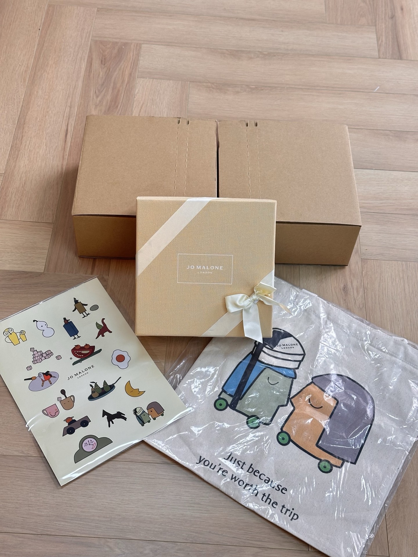 NO:810120,Channel orders!  Limited to 500 sets!  Sold out, no extra set available without replenishment!  A branded tote canvas bag is included in the limited gift box!  !  sticker!  !  ,perfume19860909渠道订单！限量五百套！售完不补多一套都没有！ 限定礼盒里面赠品品牌托特帆布包！！贴纸！！,香水,accessory