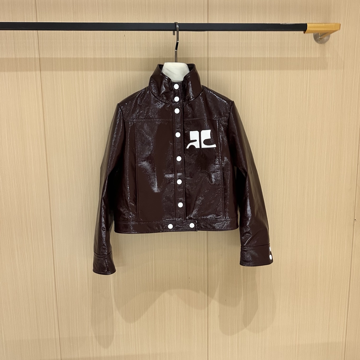 NO:868723,Courreges ━━━━ ●*● ━━━━ 2026 Spring and Summer Super Fried Leather Jacket Sizes S ~  The length of the jacket is more handsome!  S- XL, women's clothing, jackets & coats, leather jacket, sheepskin,19860909Courreges ━━━━ ●*● ━━━━ 2026春夏 超炸皮衣 尺码 S ～XL 整件皮衣选用进口漆皮小羊皮,细腻而柔软的质感,大身线条明朗.简洁大方时髦 为带来视觉聚焦 象征纯澈而不被定义 奢华高端品质！ 夹克长短更加帅气！ S- XL,女装,jackets & coats,leather jacket,sheepskin,,Women's clothing