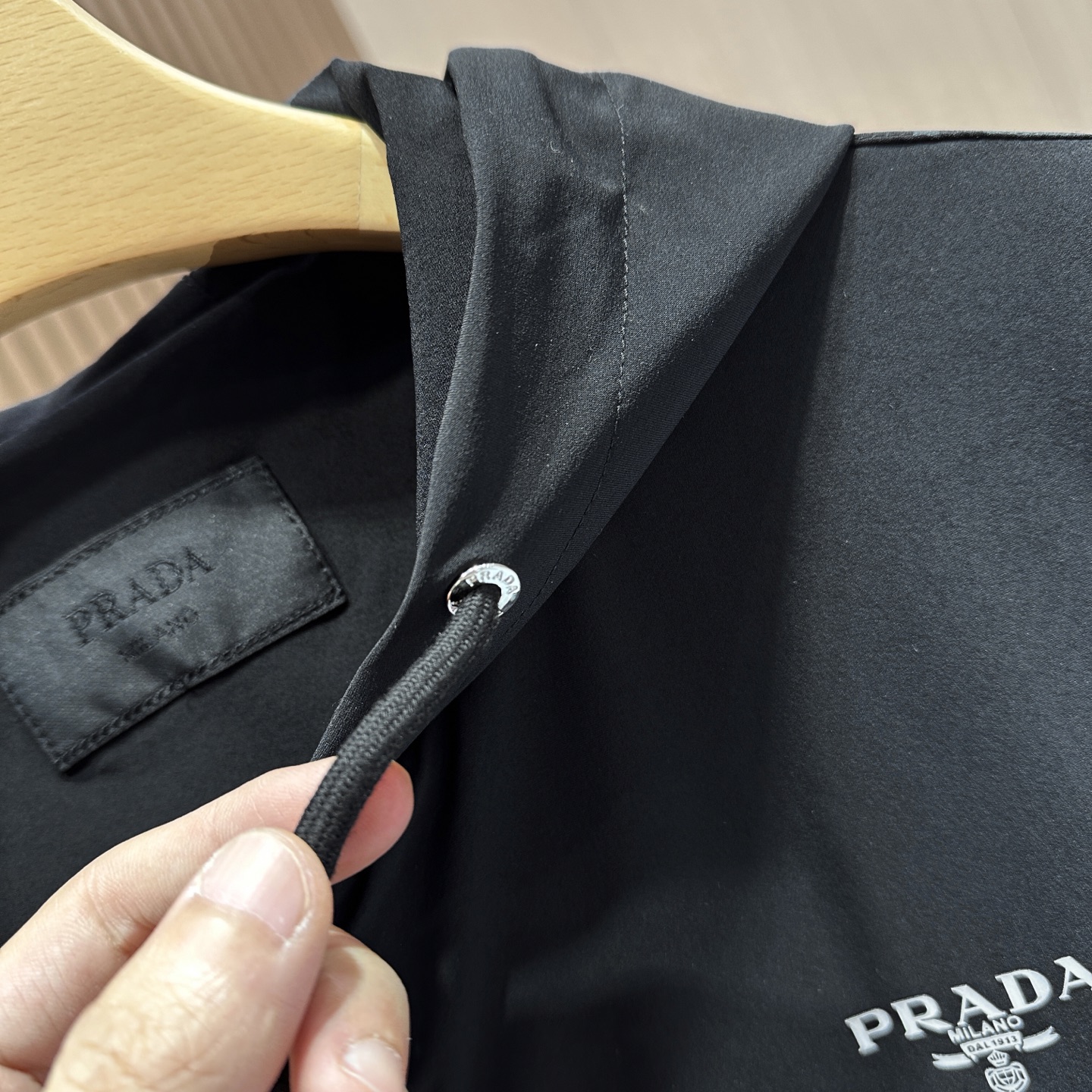   #爆款爆款主推
🆕🆕🆕普拉达 PRADA  2025ss新款男士夹克外套，官网同款，提前发售！原单三