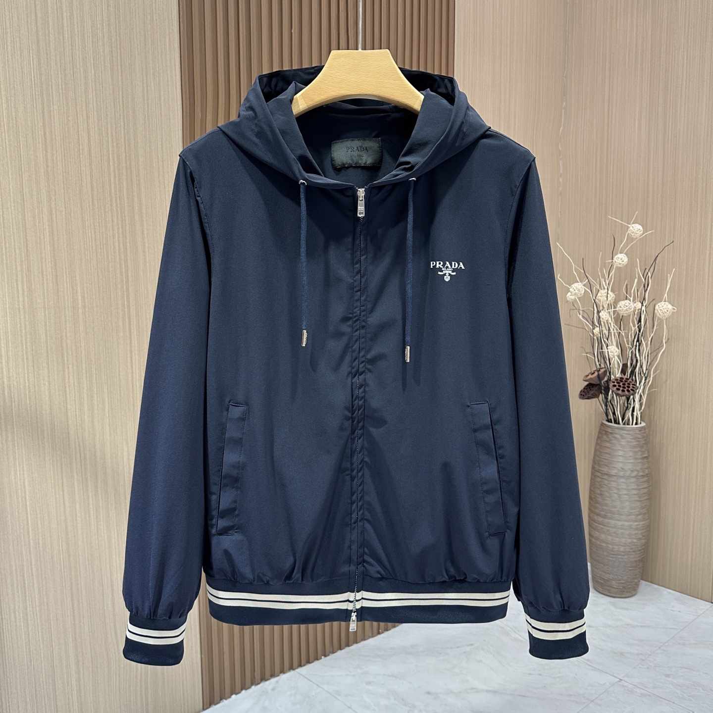   #爆款爆款主推
🆕🆕🆕普拉达 PRADA  2025ss新款男士夹克外套，官网同款，提前发售！原单三