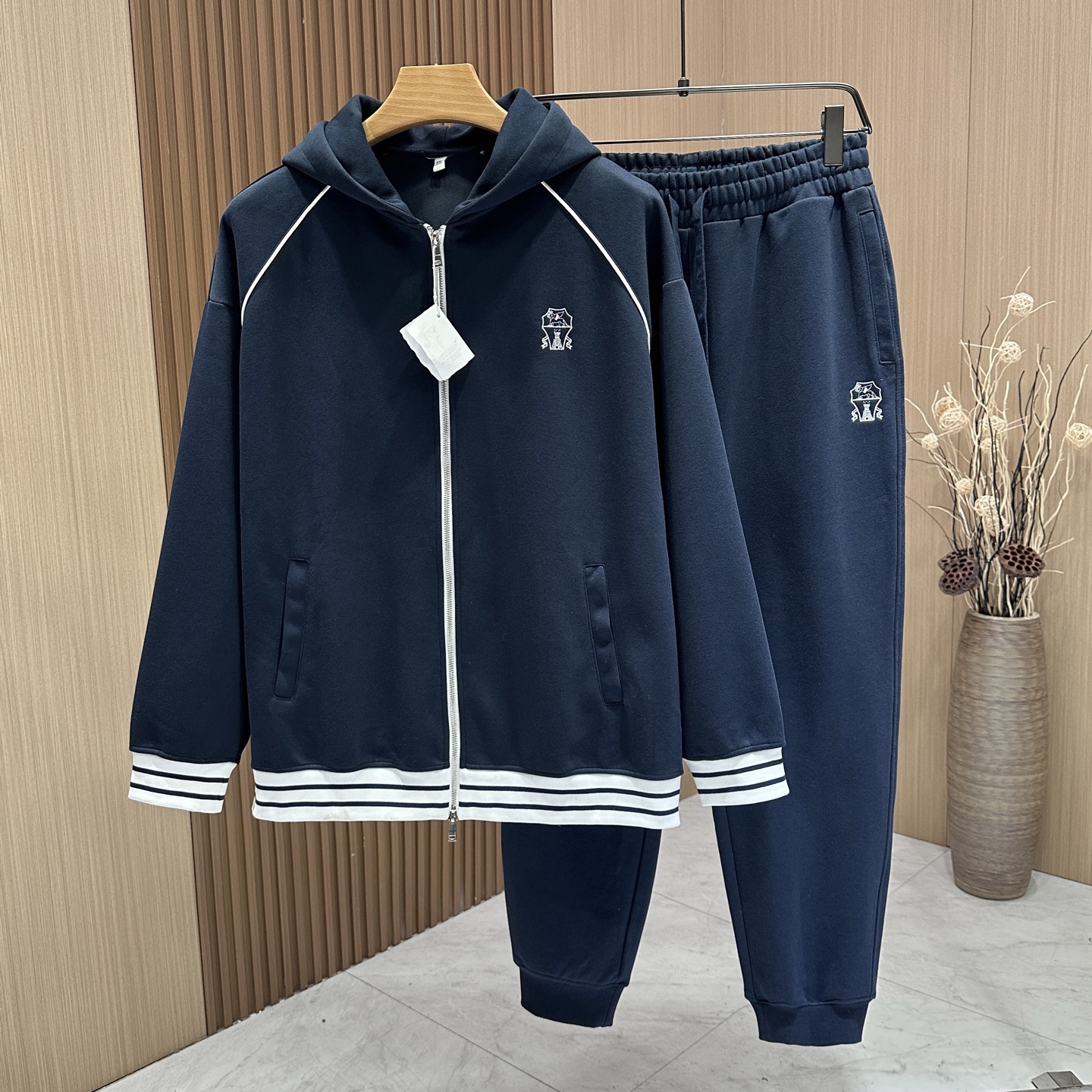   🆕🆕🆕BC 老钱风2025四季款连帽运动套装，高级定制 原单狠货，让你舒适体验、上身非常的赞 采用进