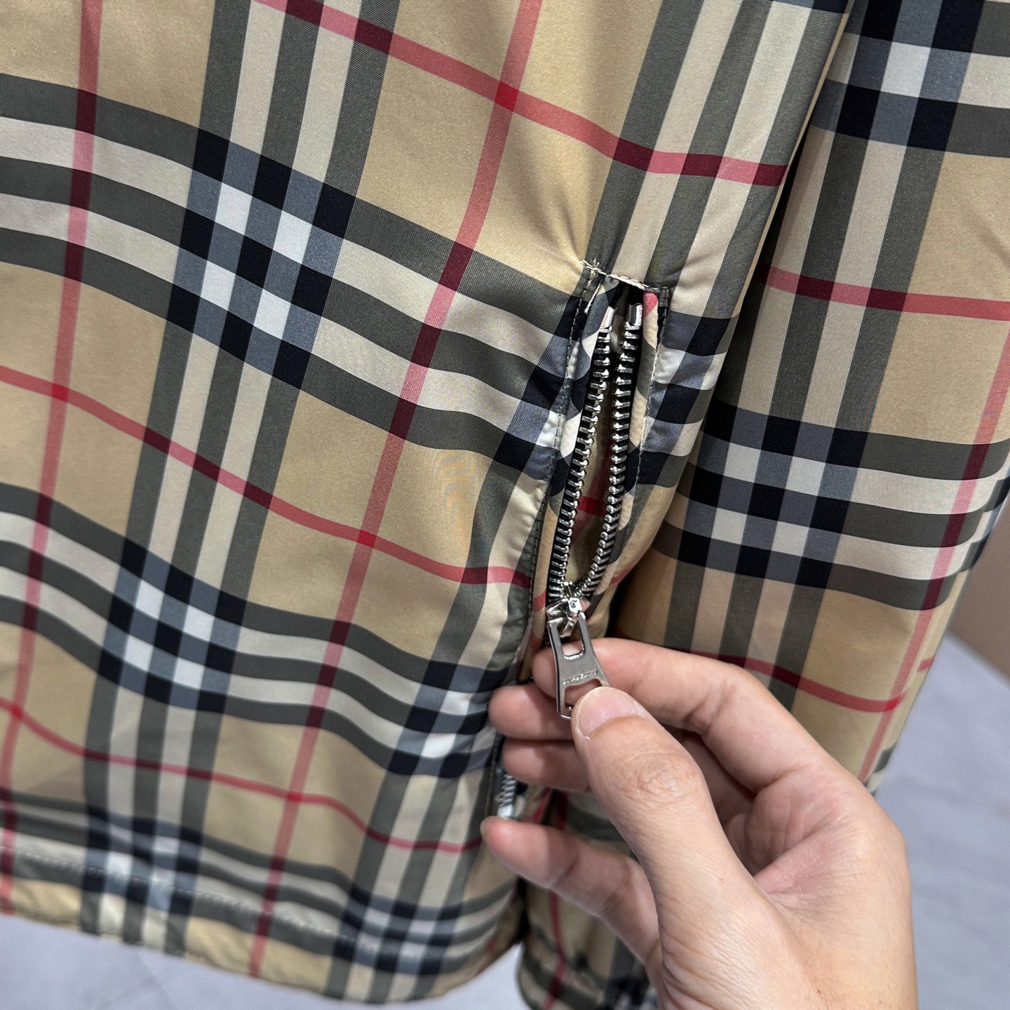 “Burberry Double-Faced Jackets: Original Custom Design with Face-Net, Windproof, and Heated Features” - 图片 5
