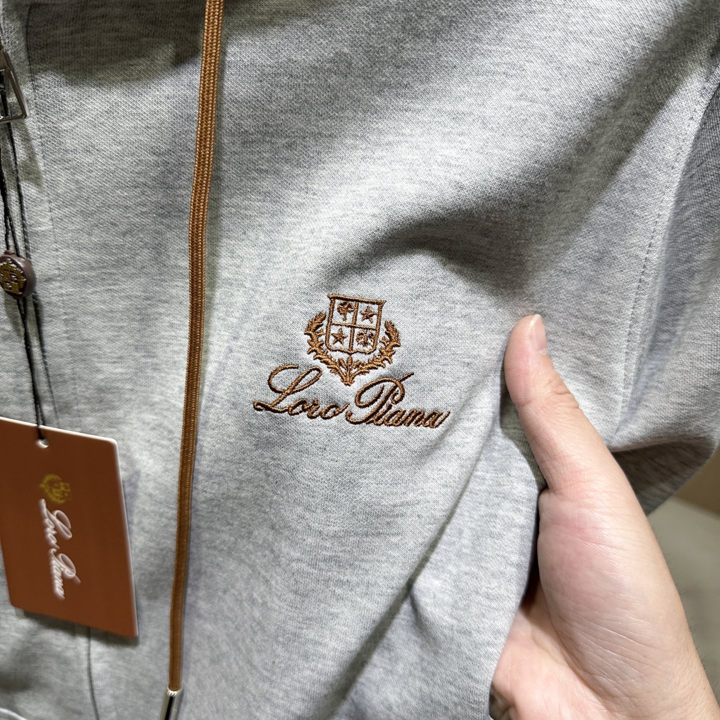 /套 🆕🆕🆕【Loro piana】老钱风经典图腾刺绣标识运动休闲套装Loro piana家新款套装以其