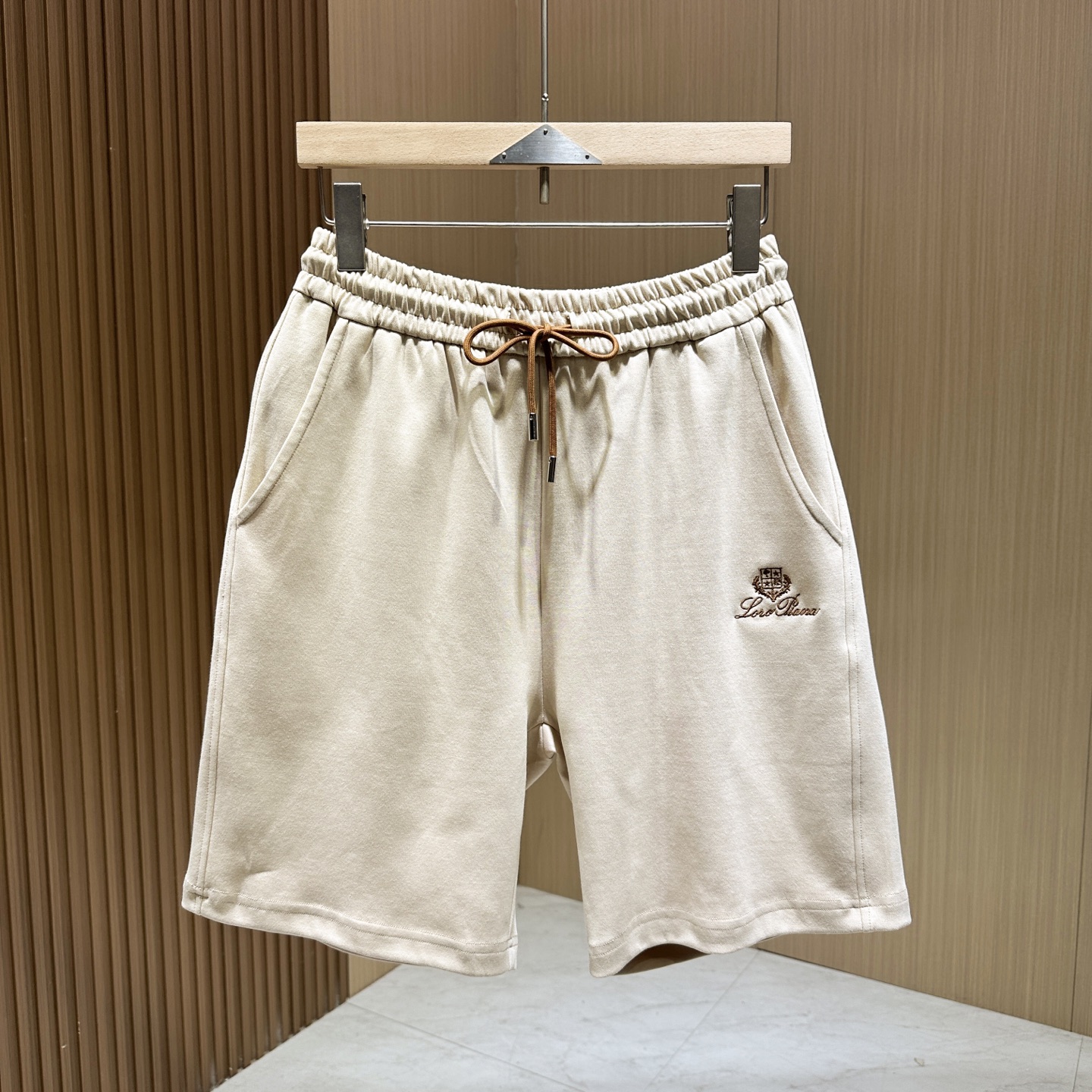 /套 🆕🆕🆕【Loro piana】老钱风经典图腾刺绣标识运动休闲套装Loro piana家新款套装以其