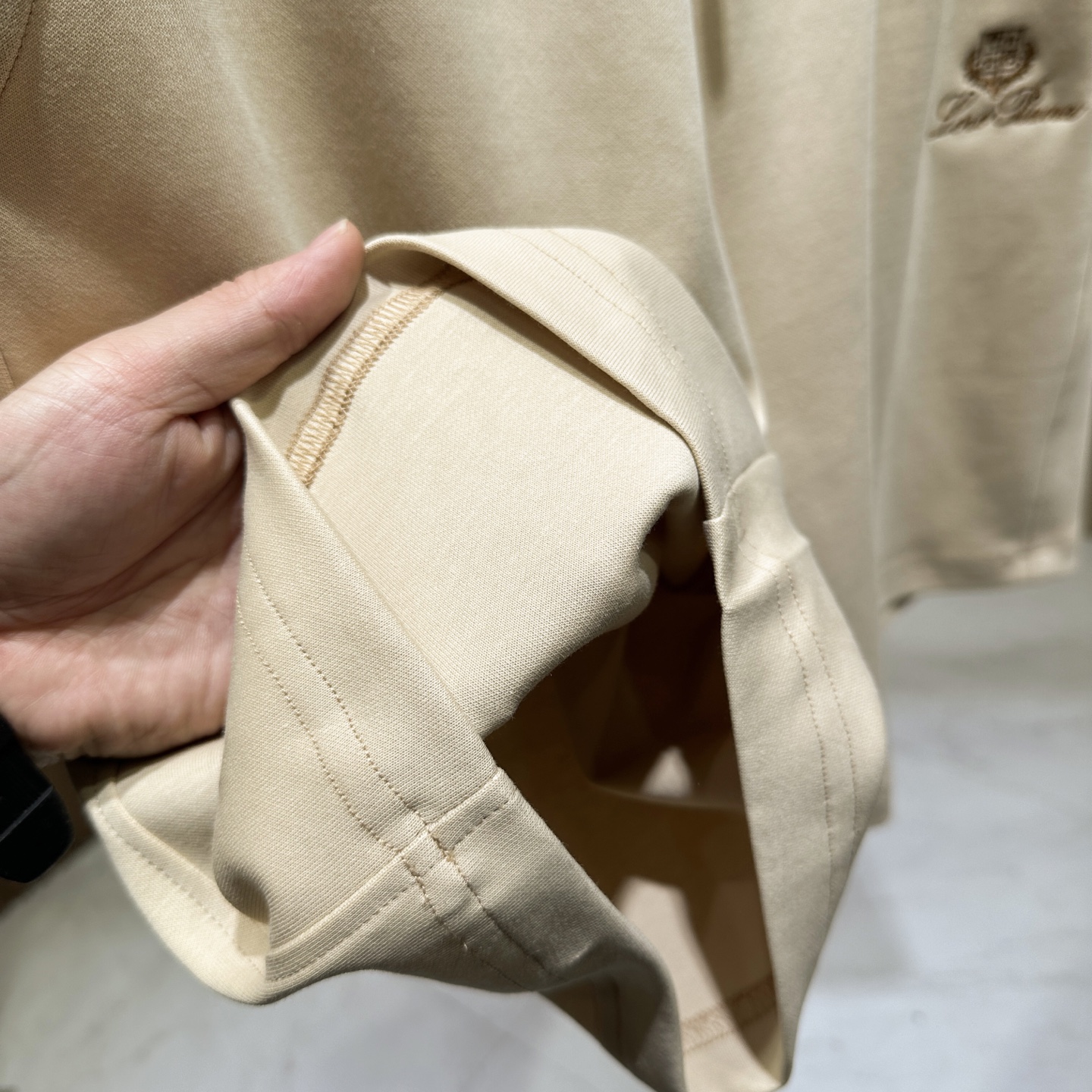 /套 🆕🆕🆕【Loro piana】老钱风经典图腾刺绣标识运动休闲套装Loro piana家新款套装以其