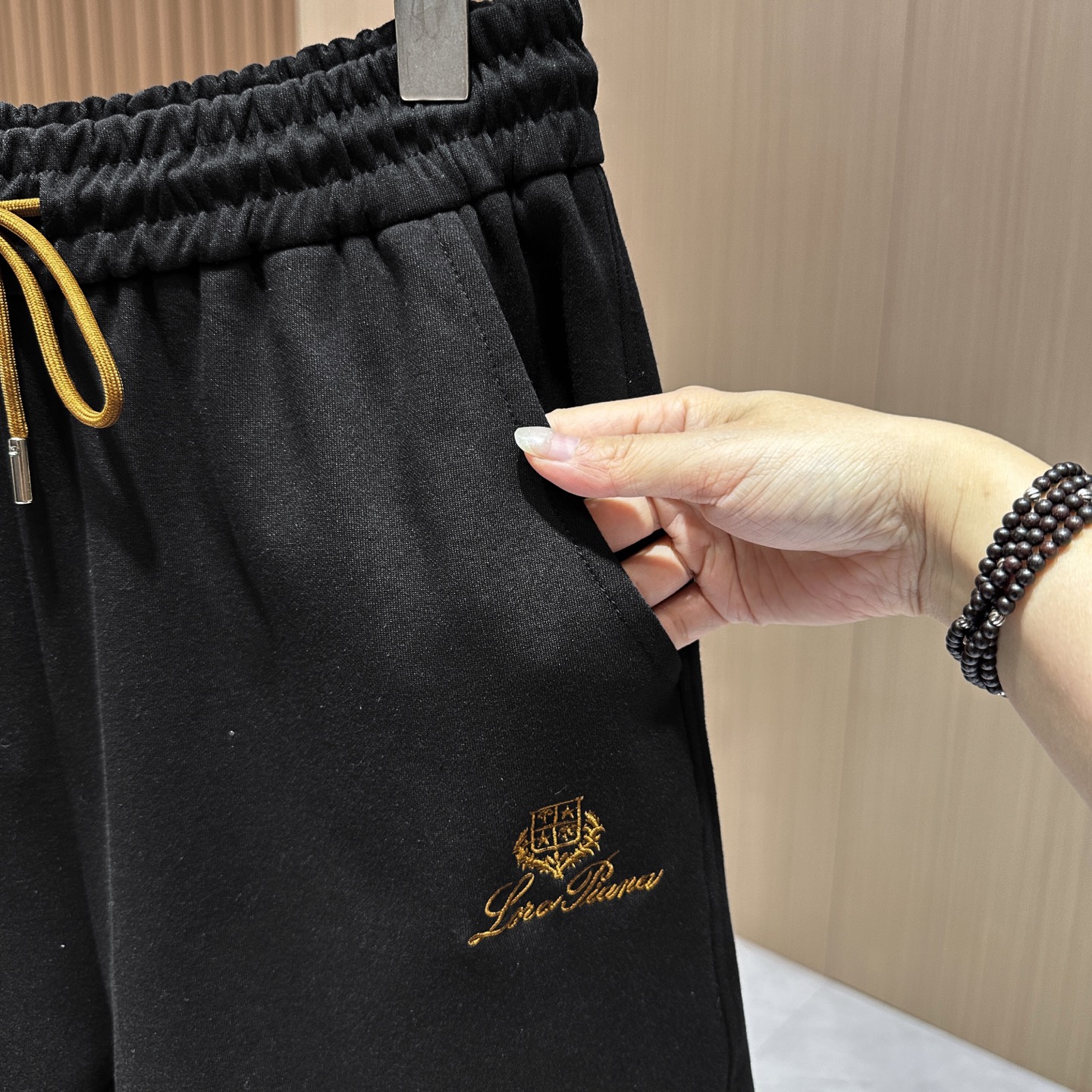 /套 🆕🆕🆕【Loro piana】老钱风经典图腾刺绣标识运动休闲套装Loro piana家新款套装以其