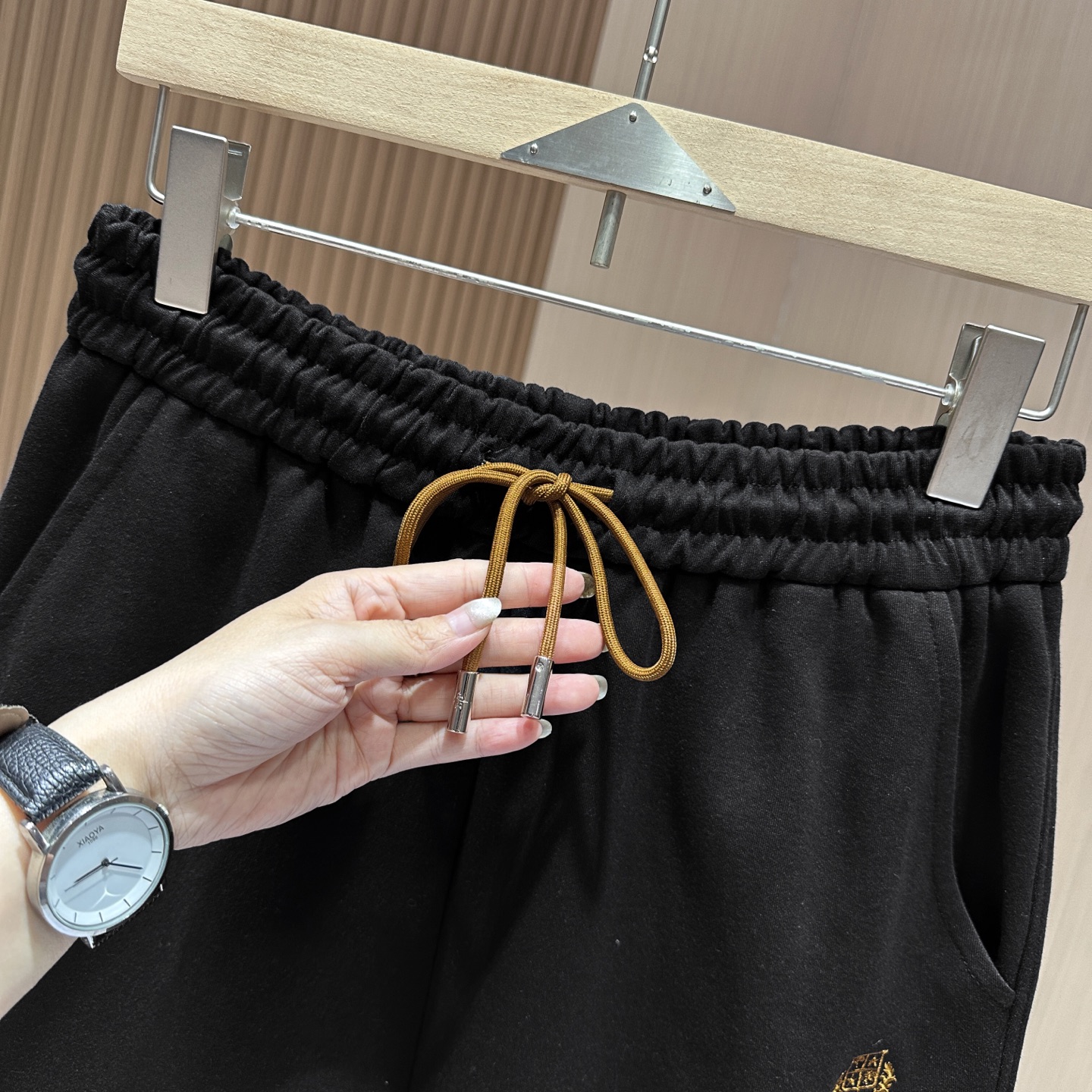 /套 🆕🆕🆕【Loro piana】老钱风经典图腾刺绣标识运动休闲套装Loro piana家新款套装以其