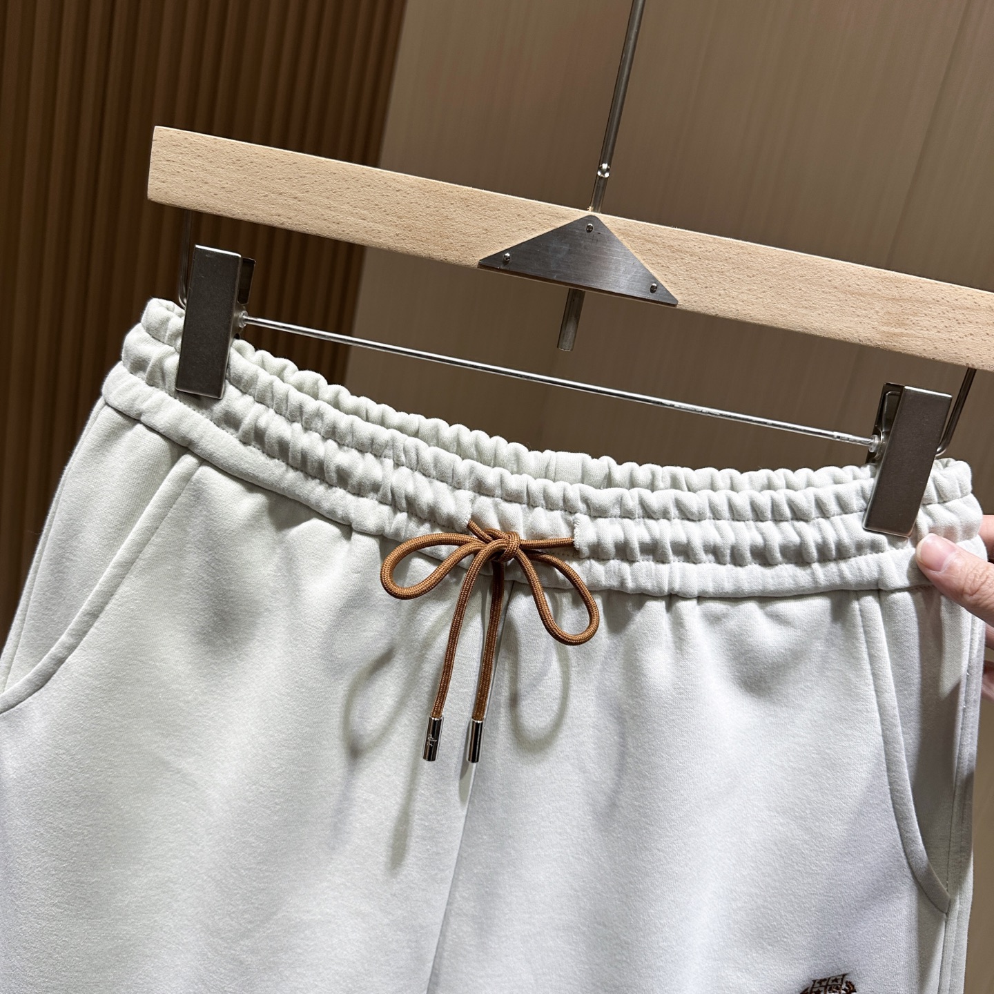 /套 🆕🆕🆕【Loro piana】老钱风经典图腾刺绣标识运动休闲套装Loro piana家新款套装以其