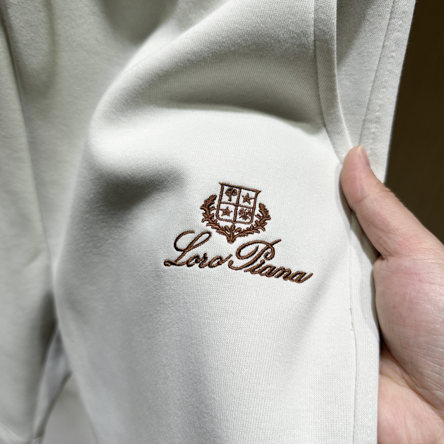 /套 🆕🆕🆕【Loro piana】老钱风经典图腾刺绣标识运动休闲套装Loro piana家新款套装以其