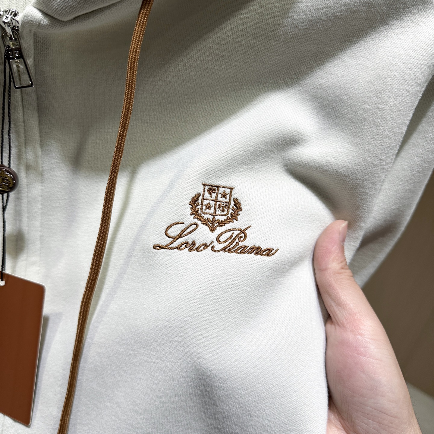 /套 🆕🆕🆕【Loro piana】老钱风经典图腾刺绣标识运动休闲套装Loro piana家新款套装以其