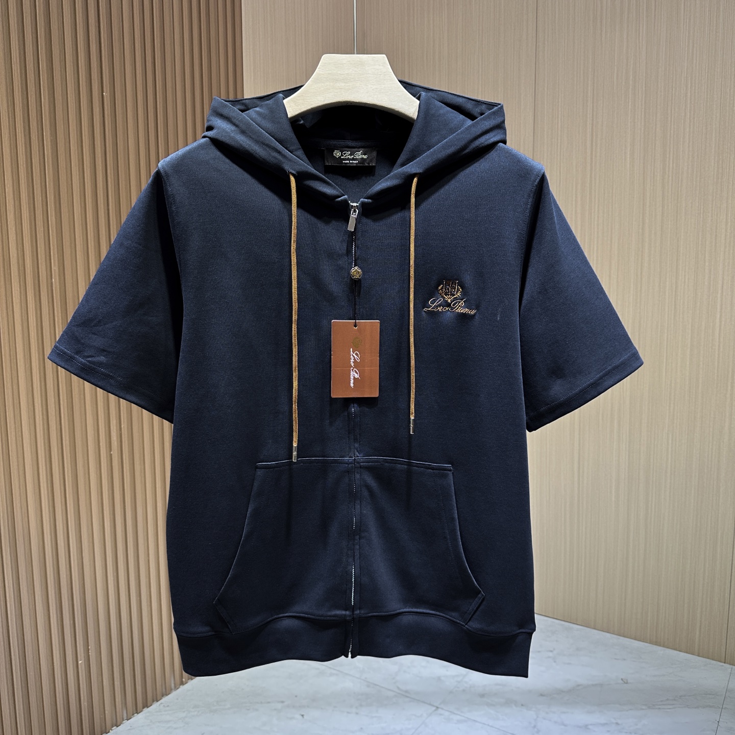 /套 🆕🆕🆕【Loro piana】老钱风经典图腾刺绣标识运动休闲套装Loro piana家新款套装以其