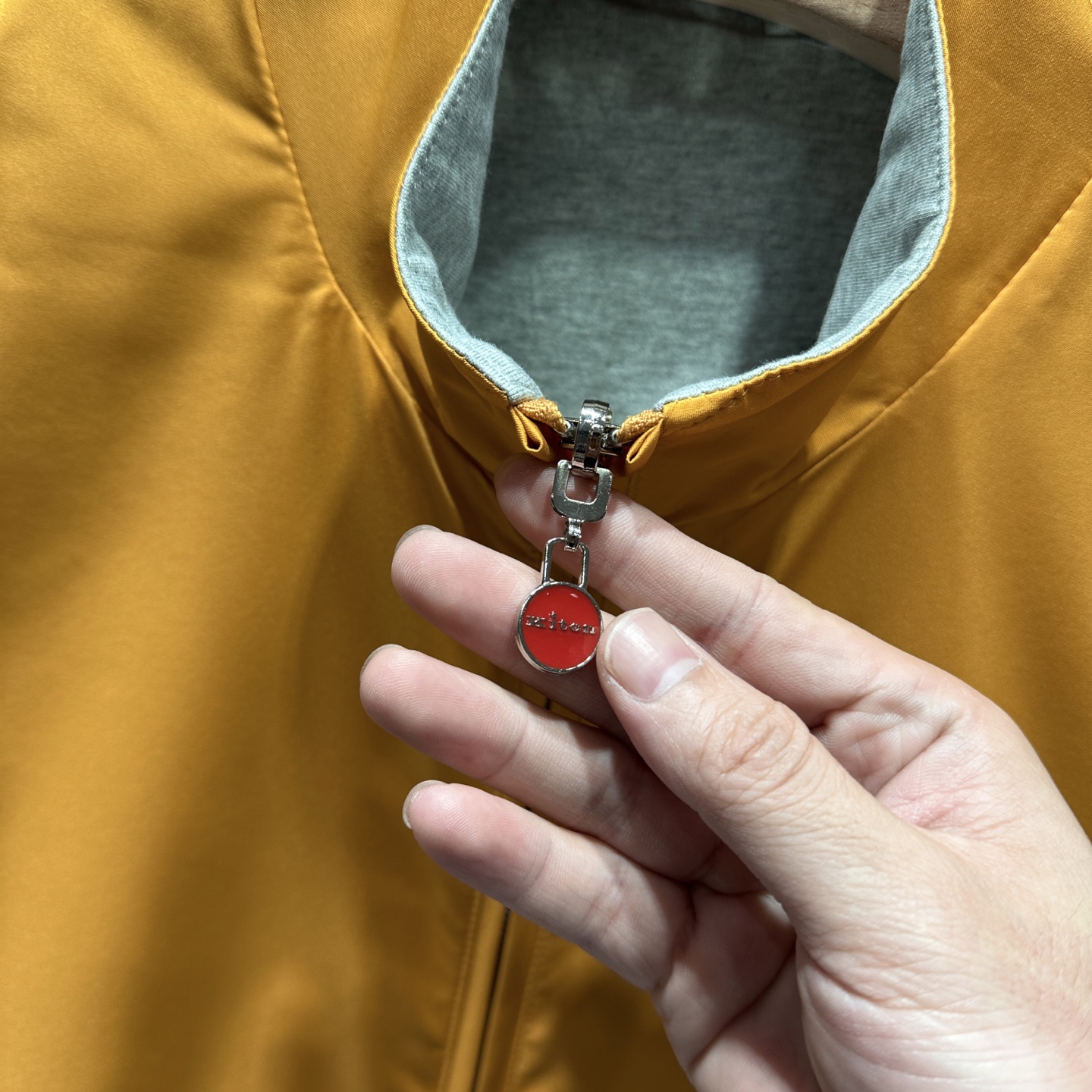 2025 Kiton Men’s Double-Faced Locomotive Vests and Wool Jackets Collection - 图片 5