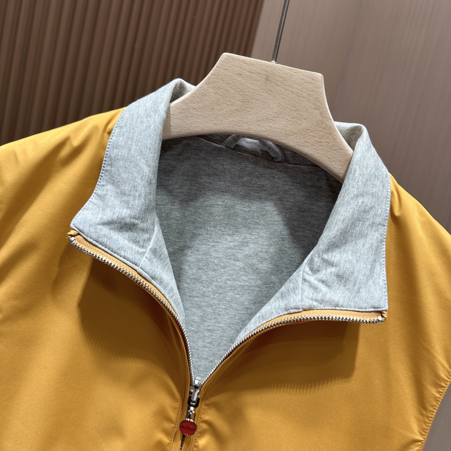 2025 Kiton Men’s Double-Faced Locomotive Vests and Wool Jackets Collection - 图片 4