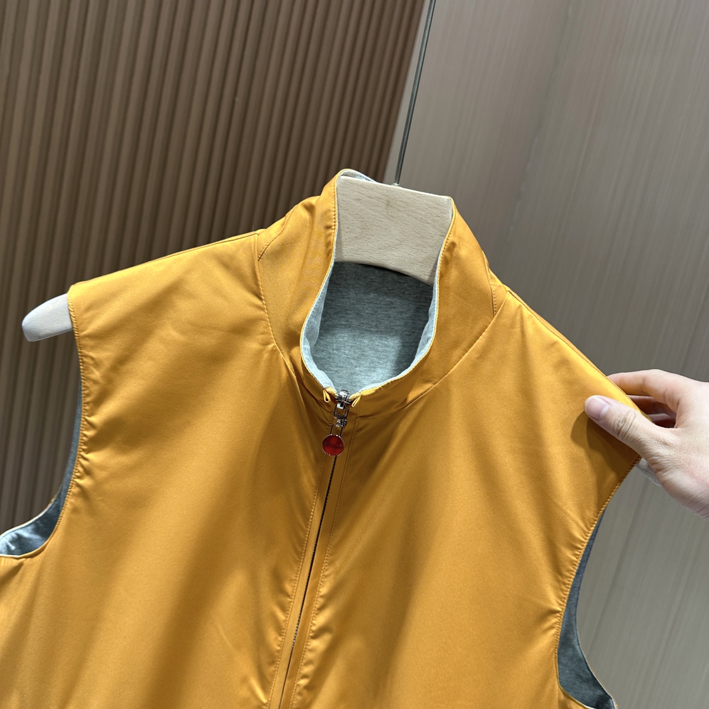 2025 Kiton Men’s Double-Faced Locomotive Vests and Wool Jackets Collection - 图片 3