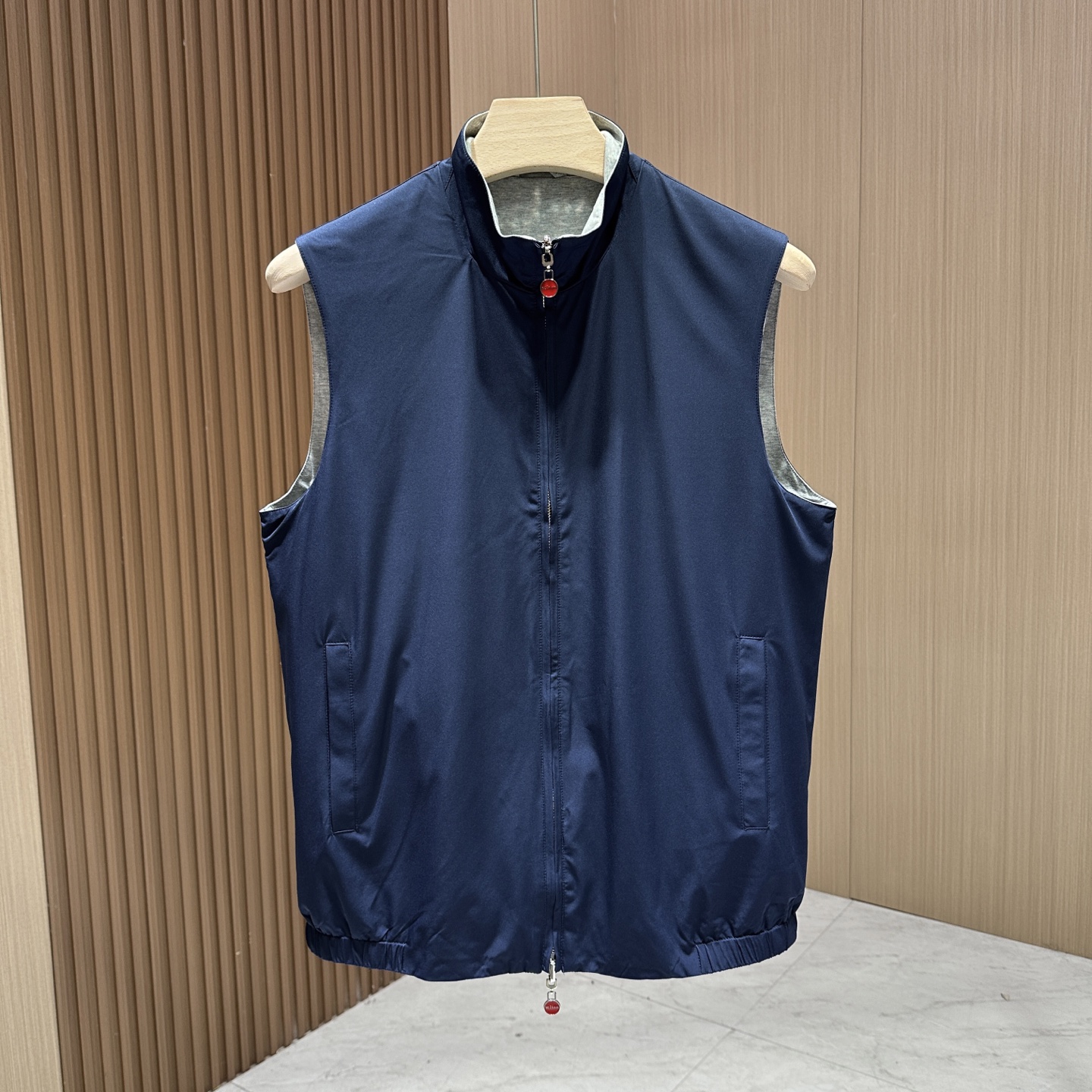 2025 High-End Men’s Double-Faced Locomotive Vests and Jackets Collection