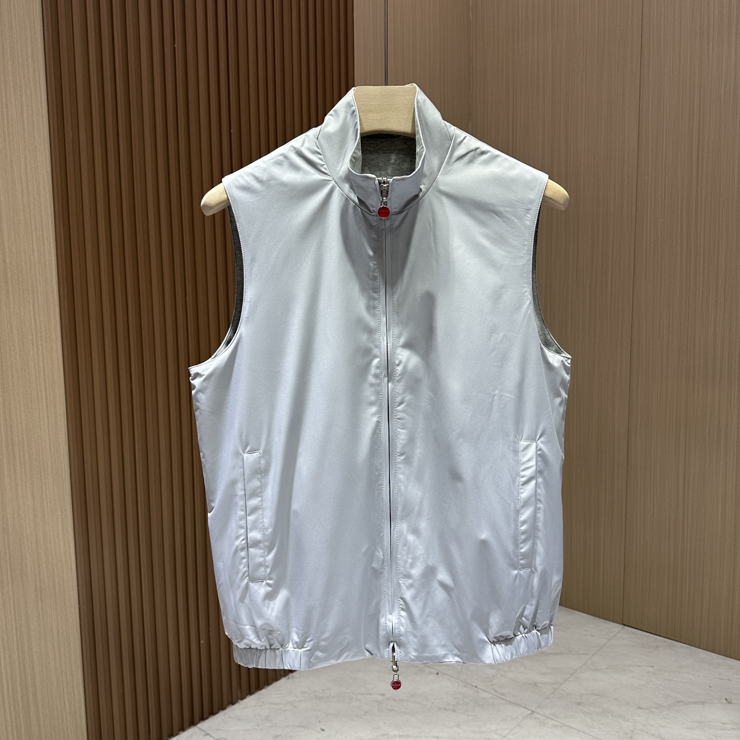 2025 Kiton Men’s Double-Faced Locomotive Vests & Wool Jackets: High-End Custom Fashion