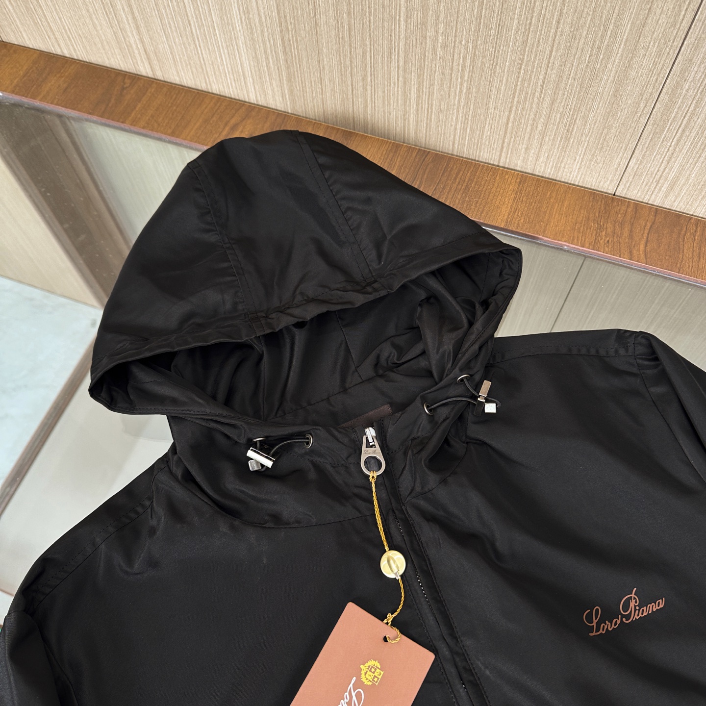 Italian Style Luxury Jacket for Business and Outdoor Recreation: LP Family Aesthetics in Action - 图片 3