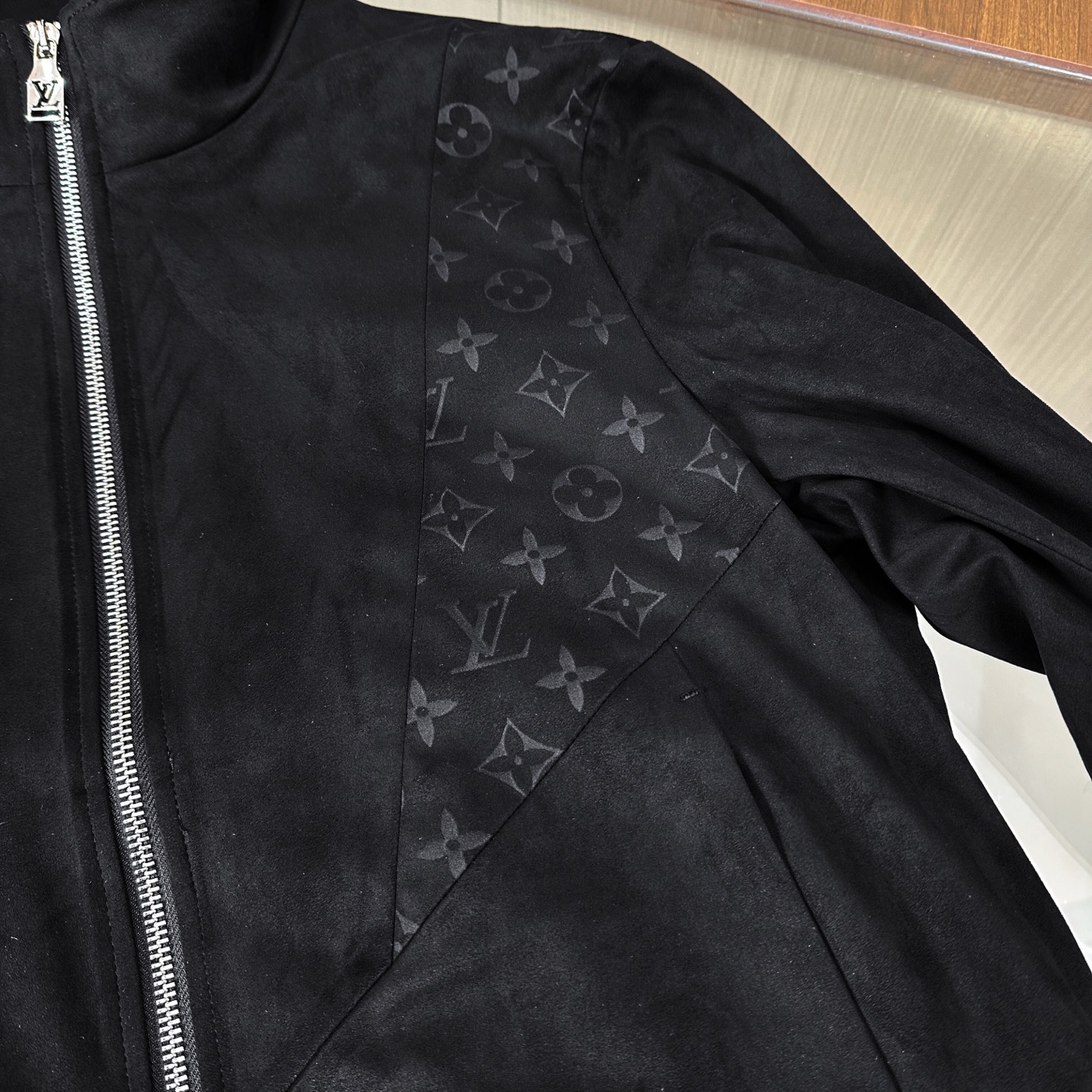 “High-Level Deer Velvet Jacket for Autumn & Winter with Unique Design and Quality Fabric | Fashionable & Warm” - 图片 5